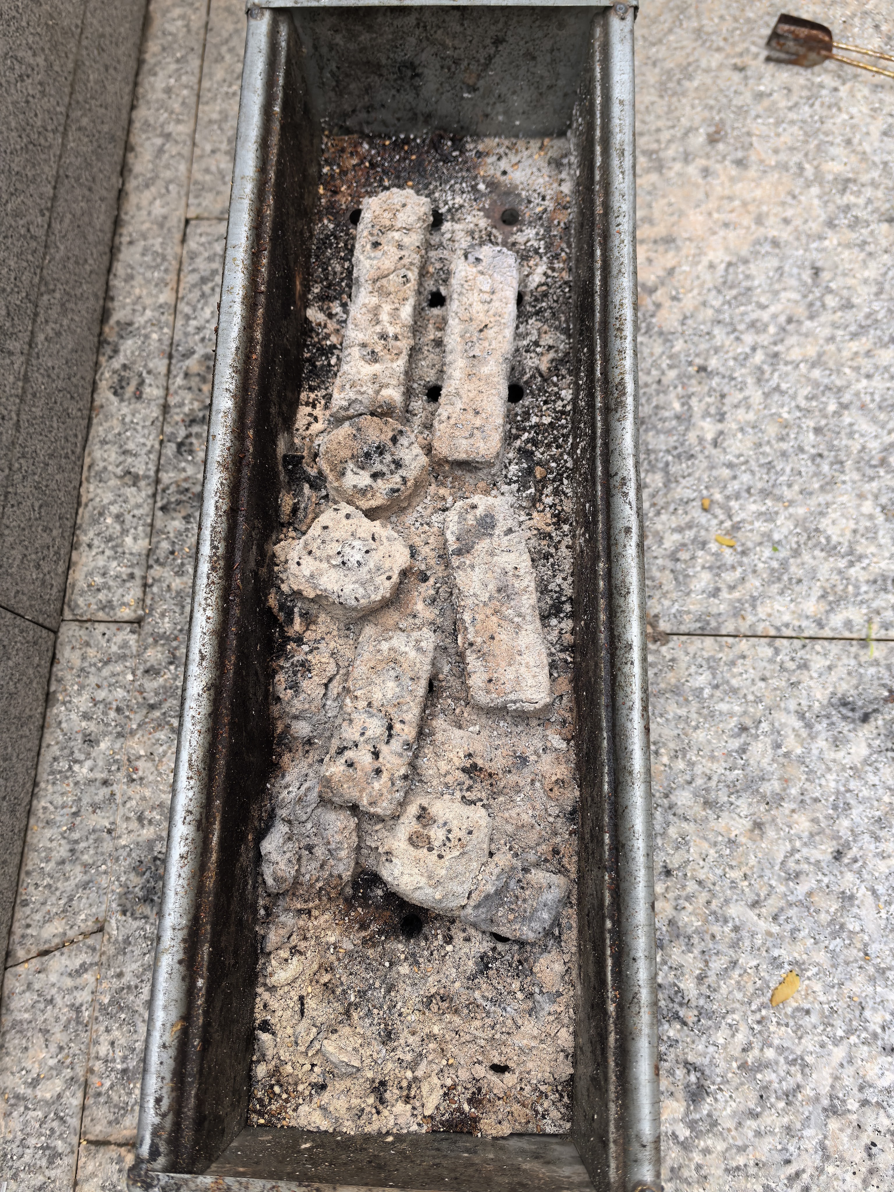 烧烤世家烧烤碳无烟果木炭 取暖围炉煮茶速燃烤肉苹果木炭 24块 实拍图