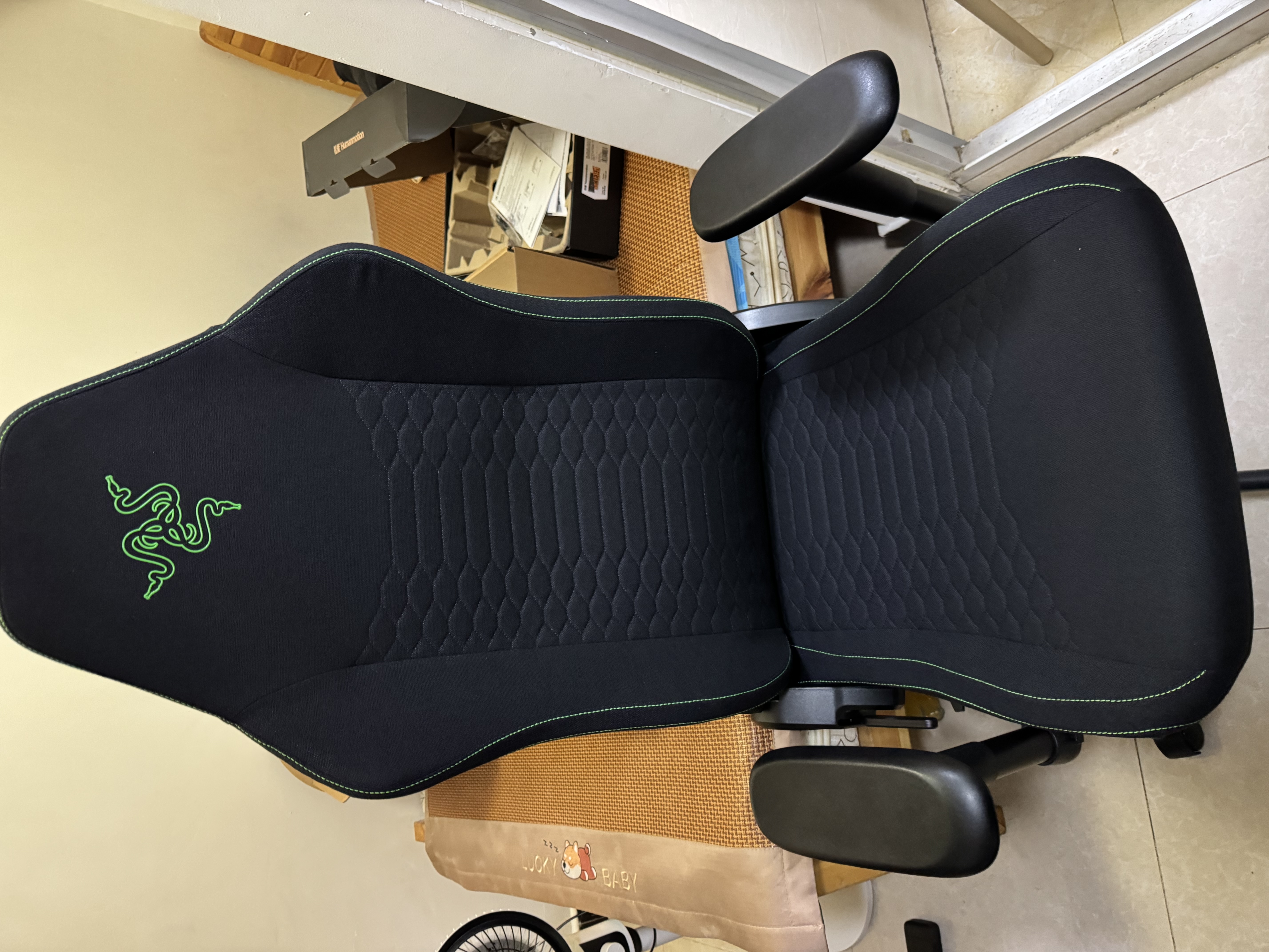 雷蛇（Razer）风神V2 X电竞椅 升降家用舒适久坐办公可躺宿舍 人体工学椅子  实拍图
