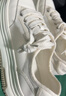 百丽（Belle）透气网面小白鞋女厚底休闲运动板鞋B1175BM3预售 蜂蜜牛乳-网面 36 (230mm) 实拍图