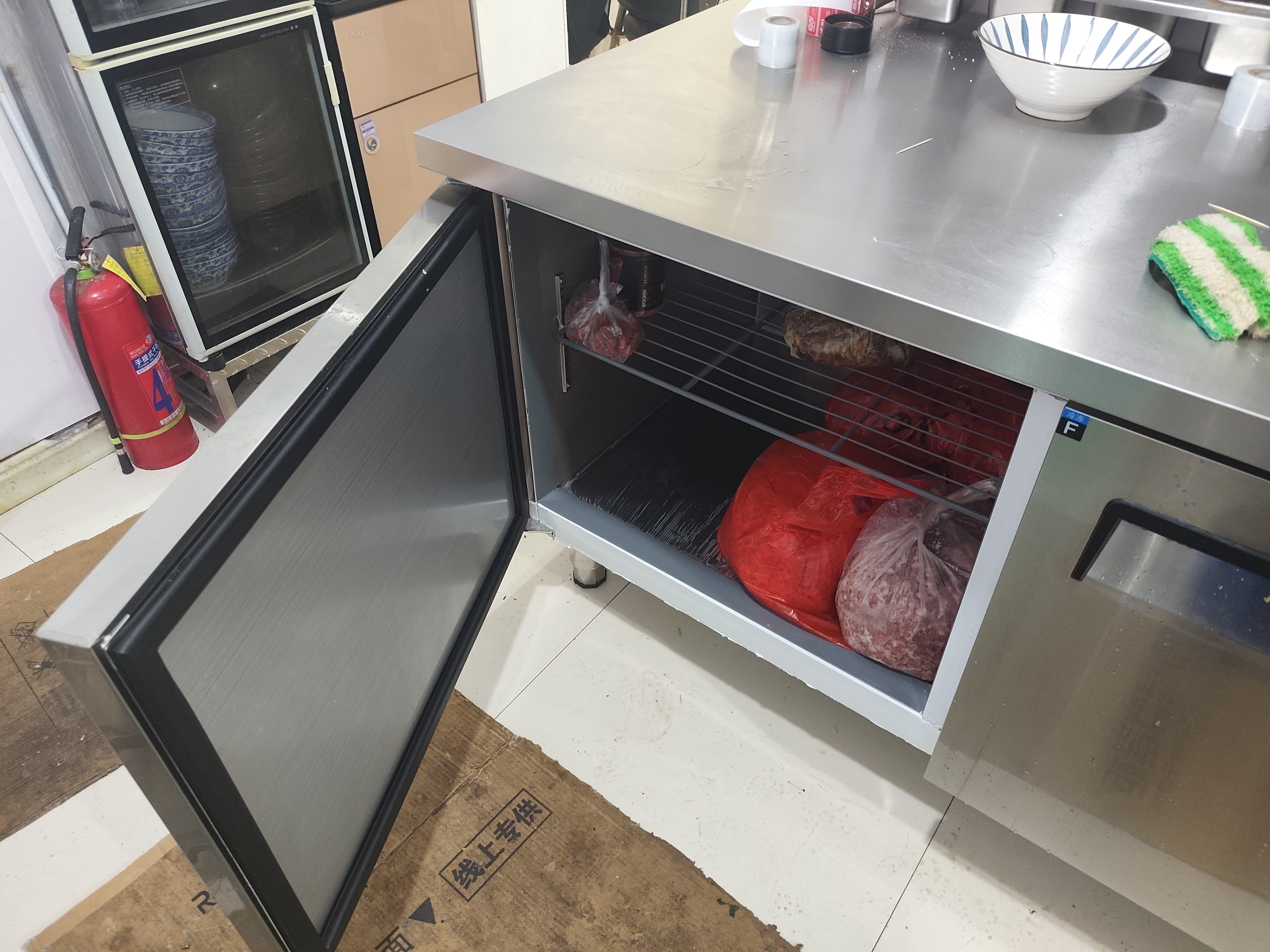 澳柯玛（AUCMA）保鲜工作台冷藏冷冻冰柜商用冷藏工作台操作台卧式冰箱奶茶设备平冷水吧台厨房冰箱冰柜冷柜 双温1.8m*0.8m*0.8m -22℃铜管 实拍图