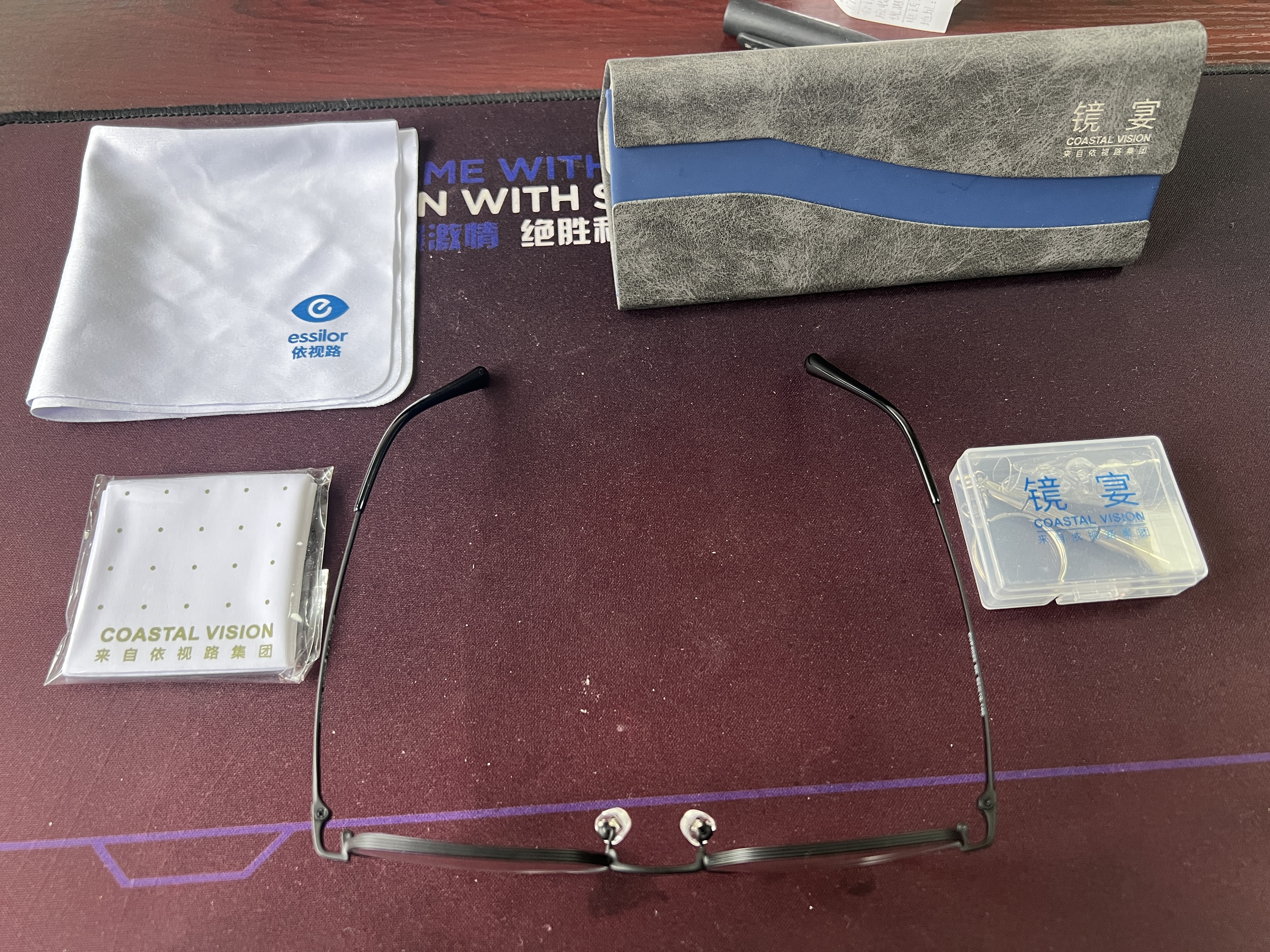依视路（ESSILOR） 钻晶系列高清耐磨防蓝光近视超薄镜片专业配度数眼镜架男女镜框 钛+金属-全框-4023BK-黑色 镜框+依视路膜御防蓝光1.56现片 实拍图