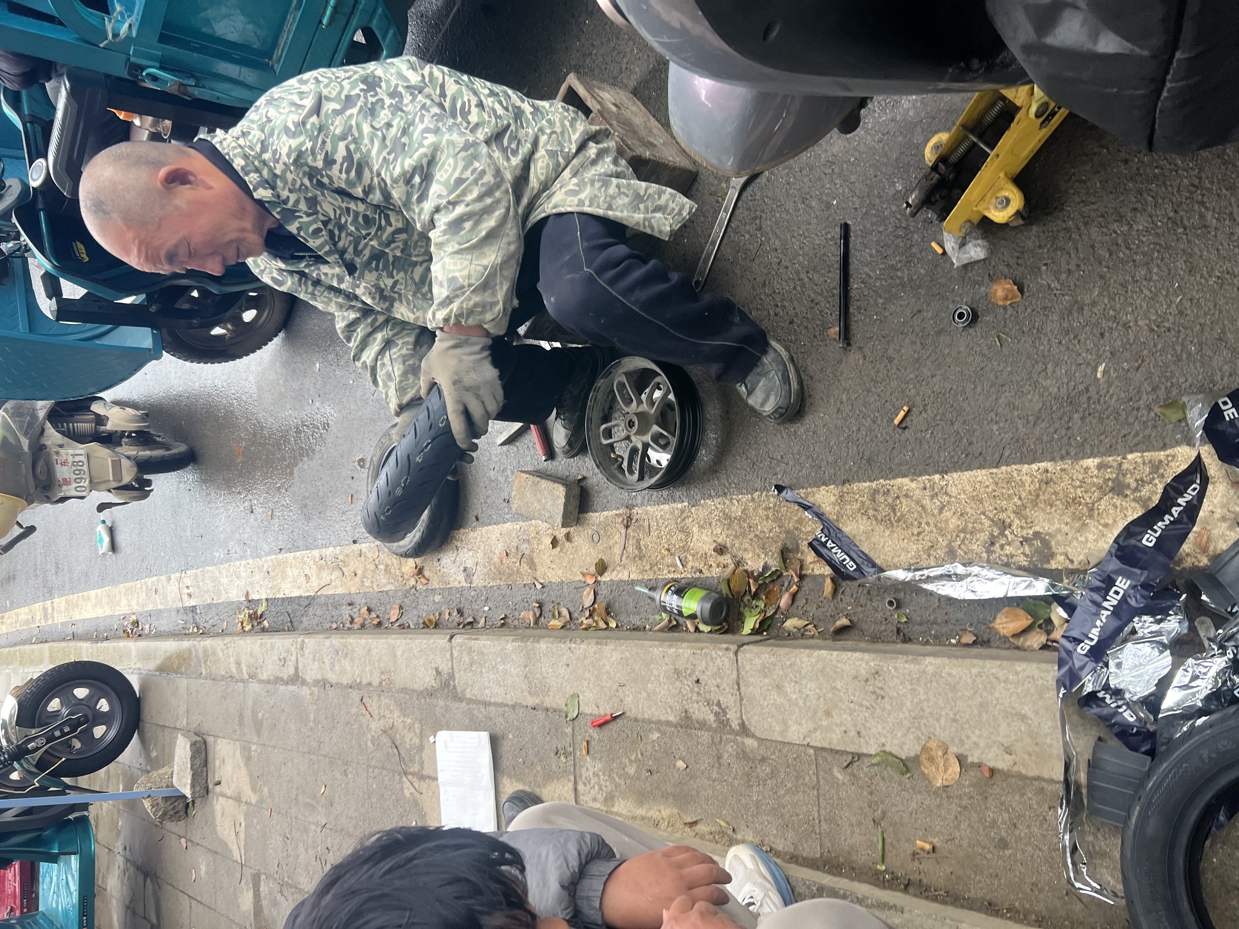 固满德天选之子10寸12寸半热熔真空胎电动车摩托车城市赛道防滑耐磨轮胎 天选之子高性能 3.00-10 实拍图