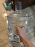拜杰纯净水桶 食品级PC矿泉水桶透明手提式水桶茶水桶 大容量水桶黑盖7.5L 实拍图