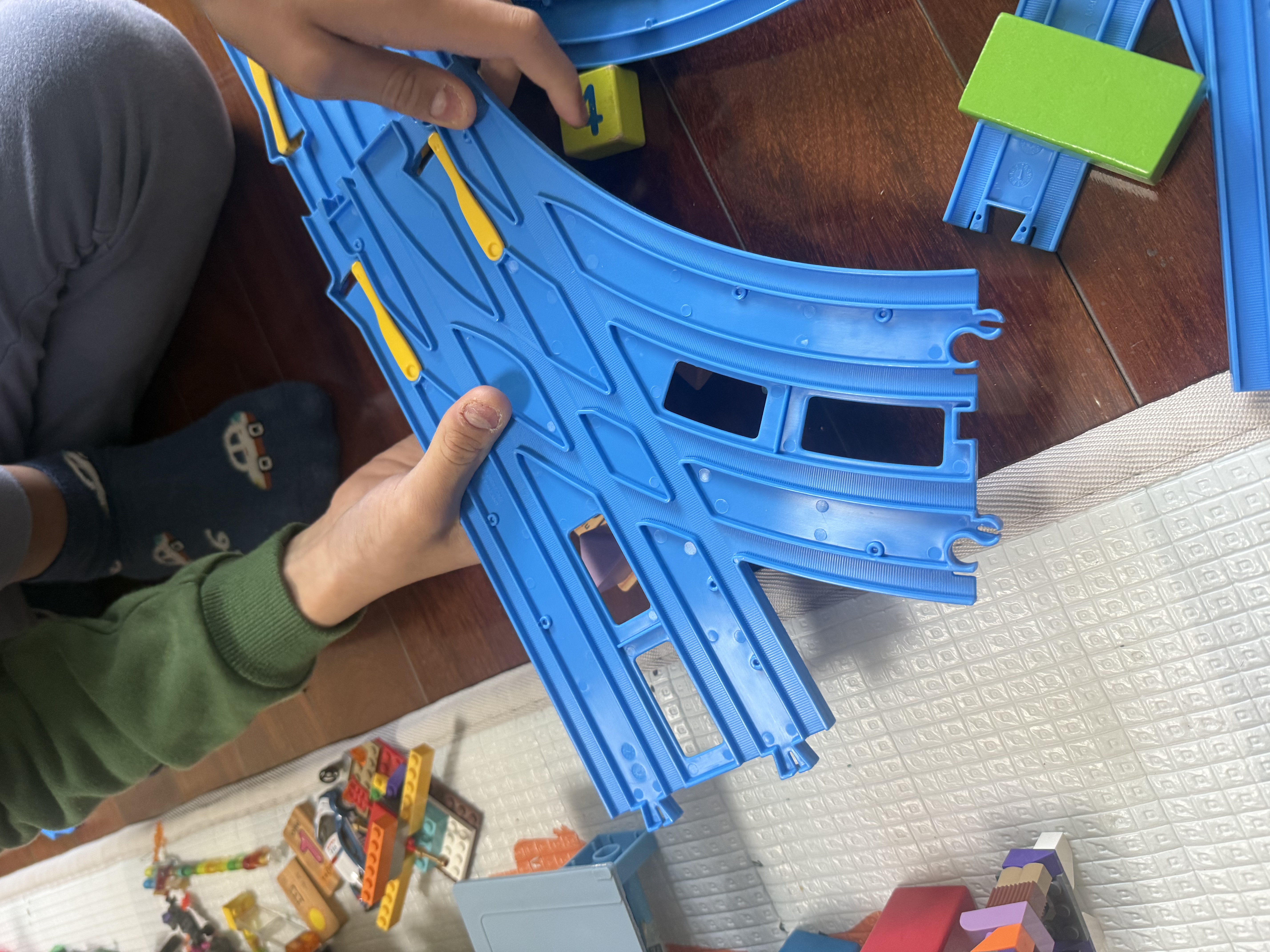 多美（TAKARA TOMY）多美卡普乐路路火车轨道配件R系列DIY创意拼搭拼装男孩儿童玩具 R-15复线宽幅交叉路轨 实拍图