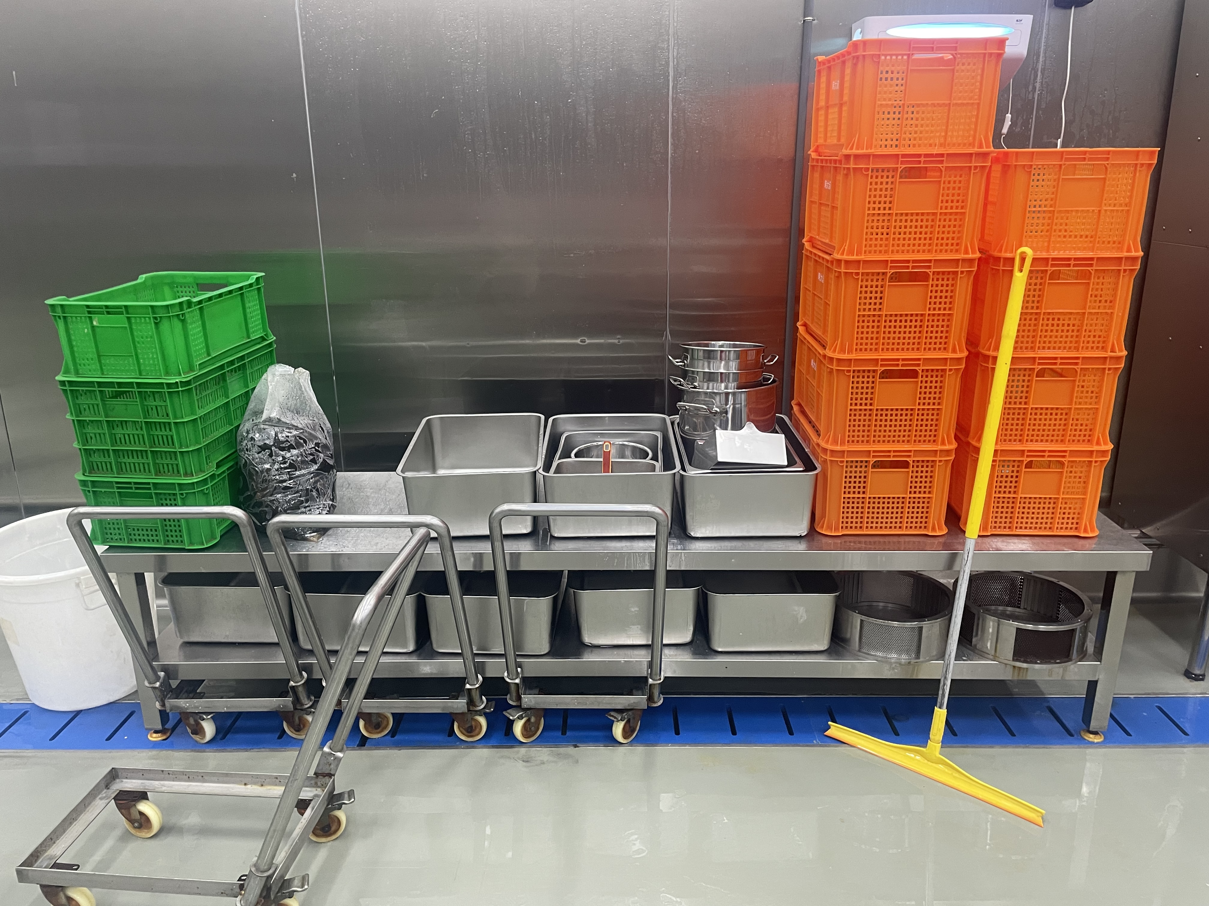 洛滑不锈钢方盆长方形份数盆饭店食堂托盘烤鱼自助快餐菜盆方盘 60cm×40cm×20cm【不带盖】38L 实拍图