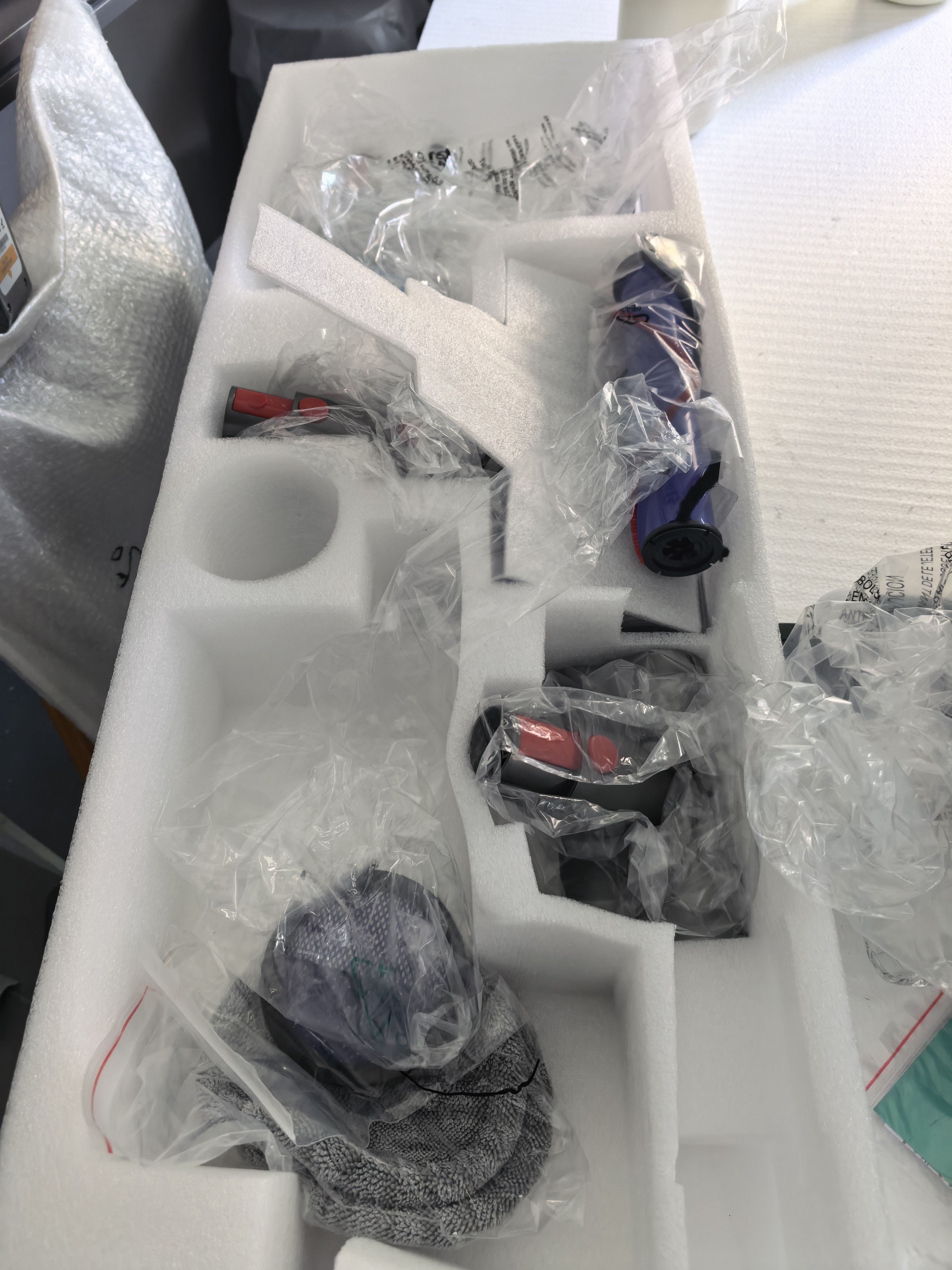 徕芬万家手持无线吸尘器静音大吸力吸尘拖地擦地吸拖一体智能全自动除螨床宝猫狗宠物长续航团建礼物 V101PRO匠心高定版 员工福利公司团建年会最佳礼物 实拍图