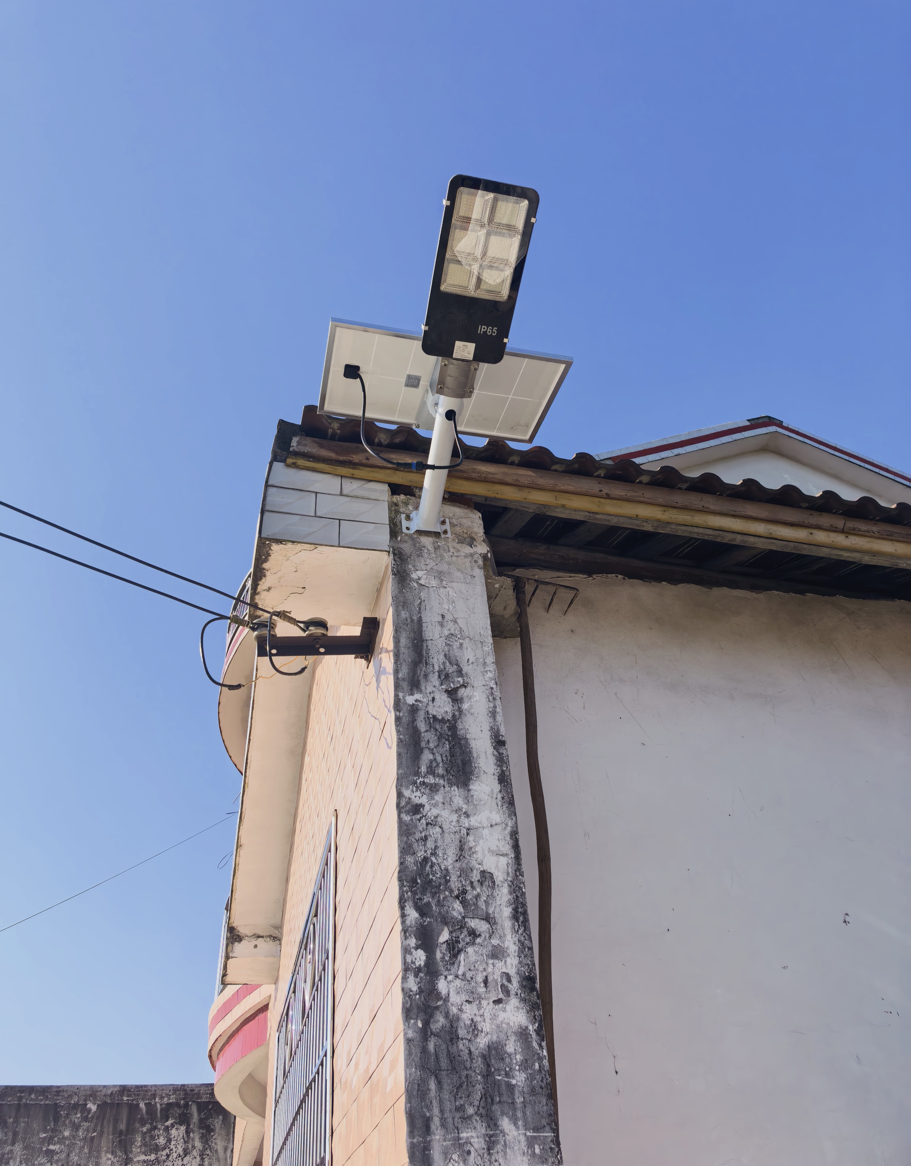 樱伦太阳能路灯户外太阳能灯照明庭院路灯室外农村带杆道路广场别墅 500W(遥控+光控300平方)壁装+杆装配件 实拍图