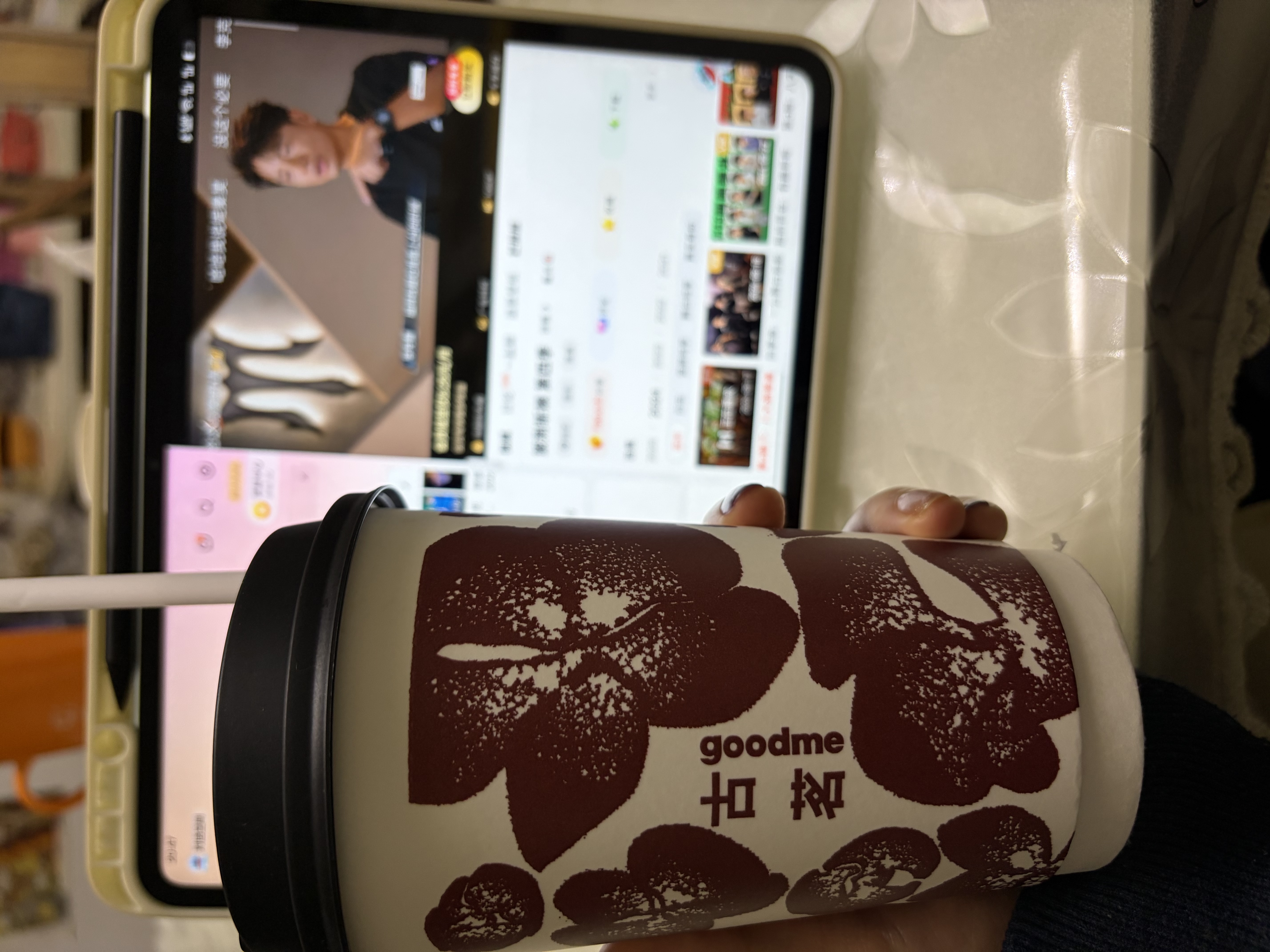 Apple/苹果 iPhone 17 【需当面激活】支持移动联通电信 5G 双卡双待手机 薰衣草紫色 256GB 官方标配 实拍图