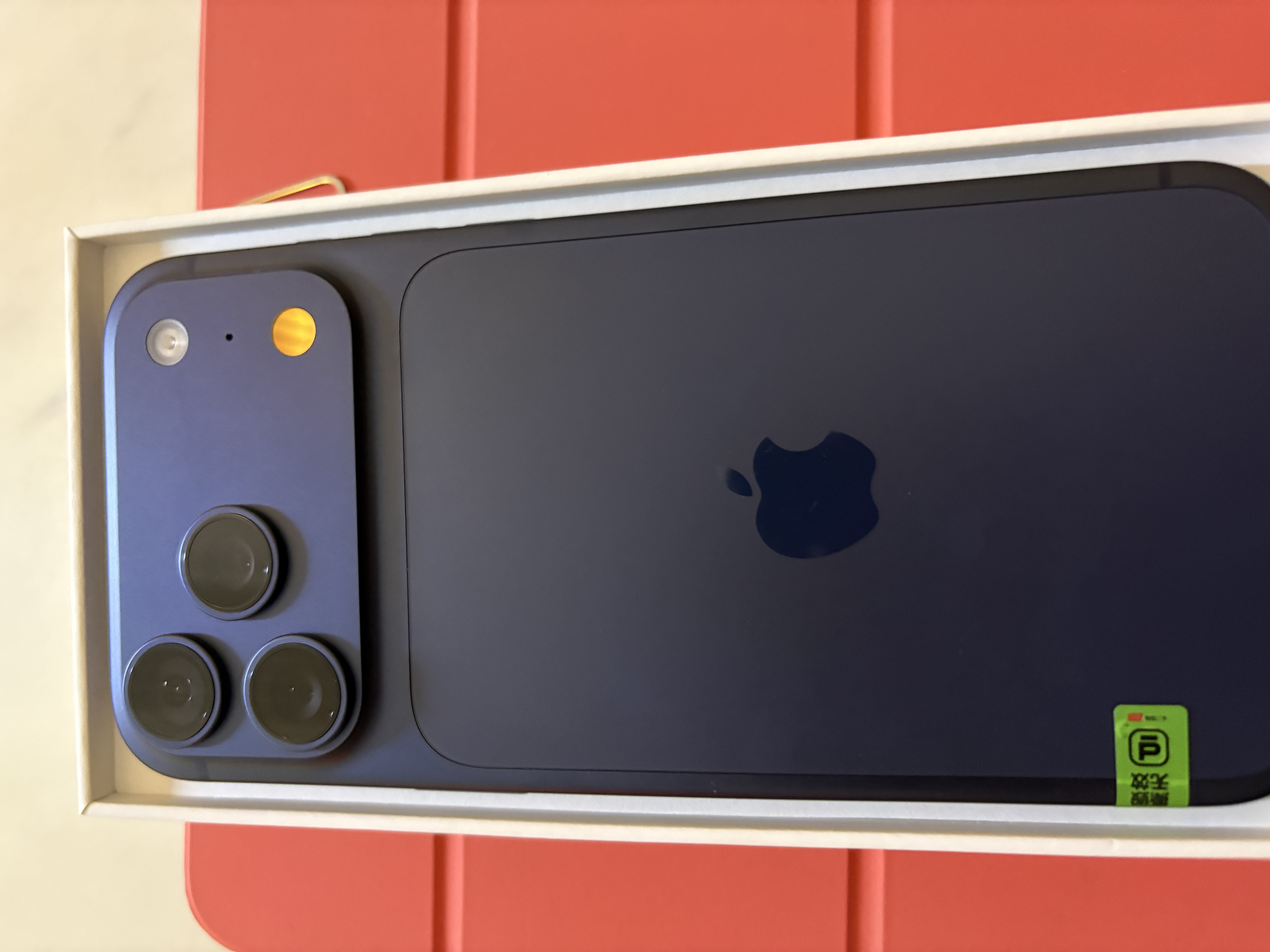 【99成新】Apple/苹果 iPhone 17 Pro Max 256GB 深蓝色 支持移动联通电信5G 双卡双待手机【自营退货】 实拍图