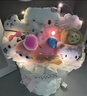 SEVENMOONS母亲节生日礼物卡通花束helloKitty凯蒂猫情人节男女友闺蜜礼物 粉色小香风凯蒂猫+礼袋灯串+贺卡 实拍图