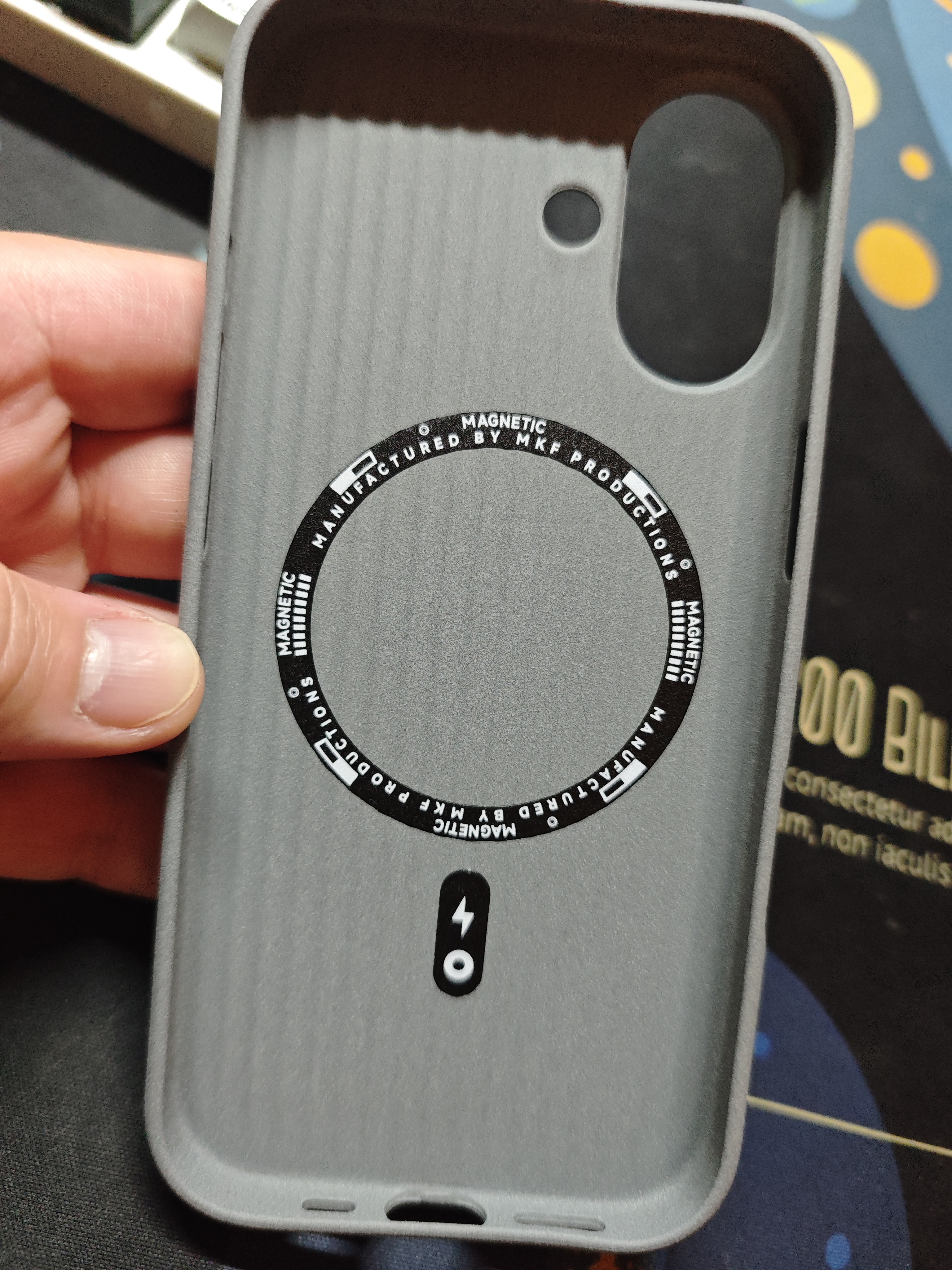 猩球卫士磨砂质感保护套适用iPhone18Pro磁吸保护壳MagSafe苹果18/17Pro石英砂涂层简约商务外壳灰 实拍图