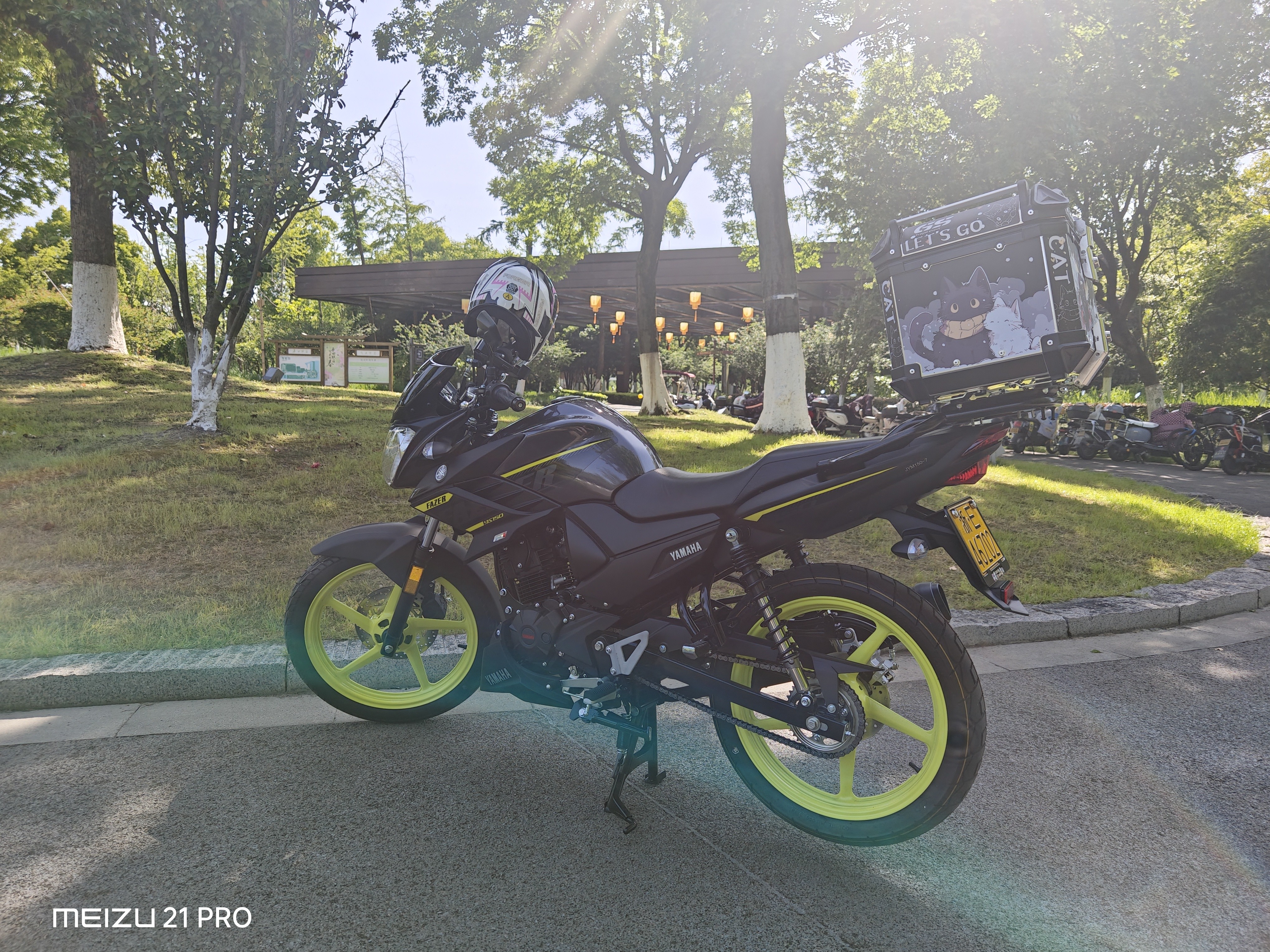 雅马哈摩托车飞致ys150街车国四电喷JYM150-7整车赛车跑车YAMAHA 飞致150酷感黑/特仕版/前后碟刹 实拍图