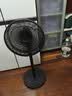 美的（Midea）【超级单品】七叶轻音立式电风扇家用柔风落地扇台式桌面小型风扇大风量节能摇头宿舍电扇 SAF30AB 实拍图