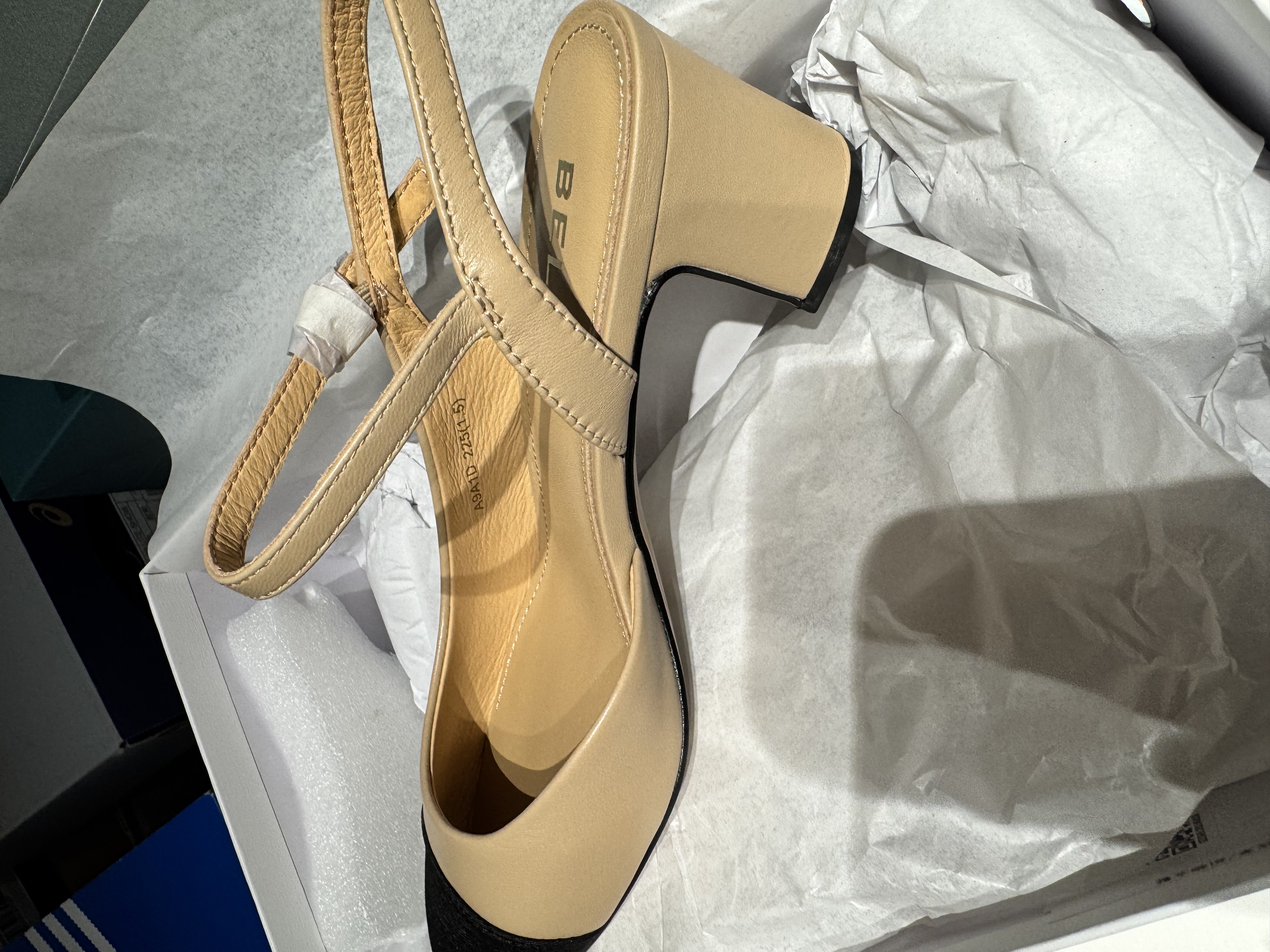 百丽（Belle）拼色通勤包头凉鞋女商场同通勤百搭单鞋A9A1DBH5 杏色 35 (225mm) 实拍图