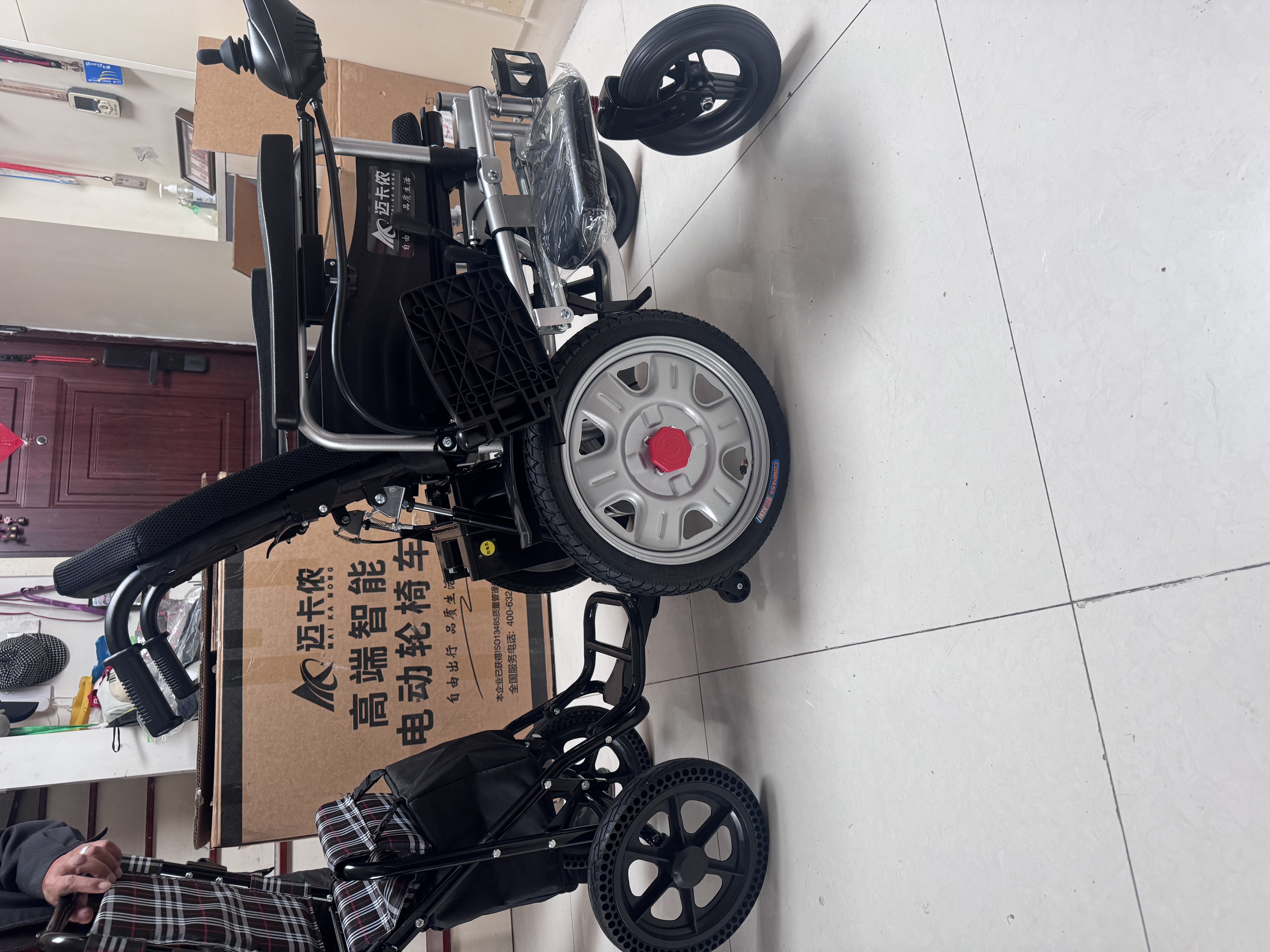 迈卡侬德国电动轮椅代步车全自动可躺轻便折叠老人残疾电动车万向轮神器 可躺款【豪华双控】丨500W增程电机/锂电90里/终身保修 实拍图