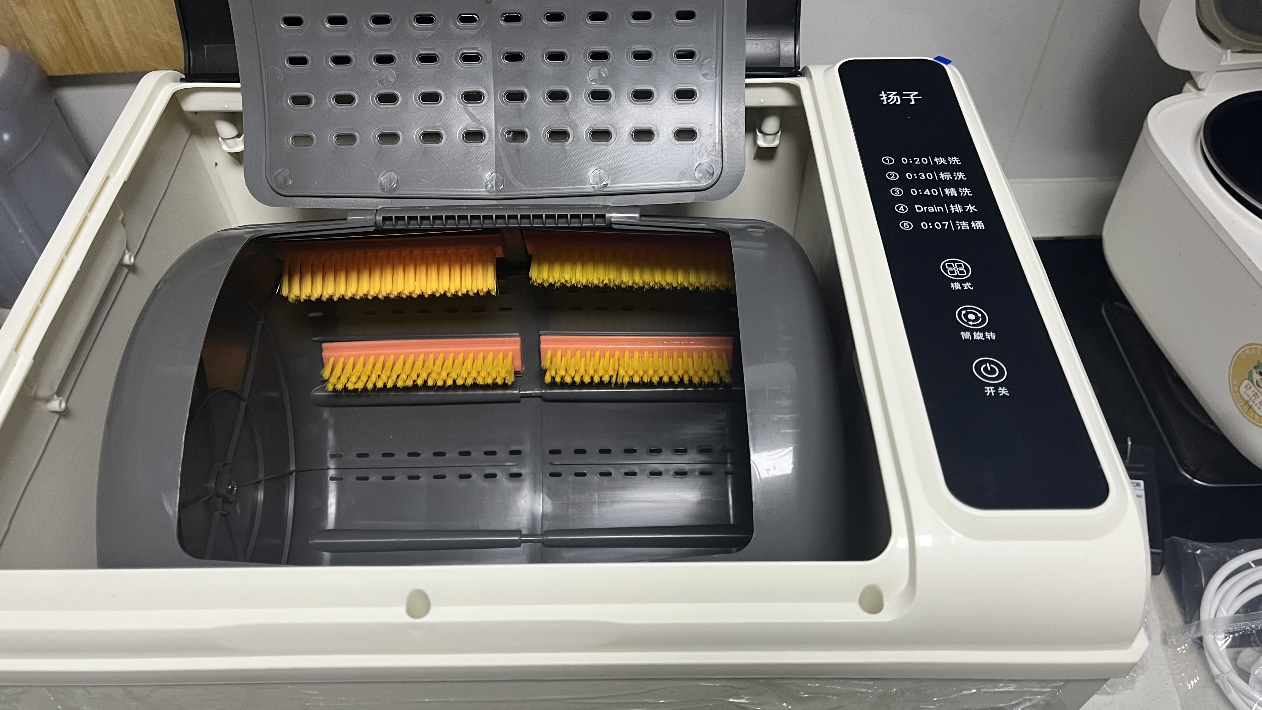 扬子洗鞋机全自动洗脱水一体刷鞋免拆鞋带全方位洗鞋神器可脱水洗衣机 半自动滚筒洗鞋机+全壁刷+蓝光抑菌白色 实拍图
