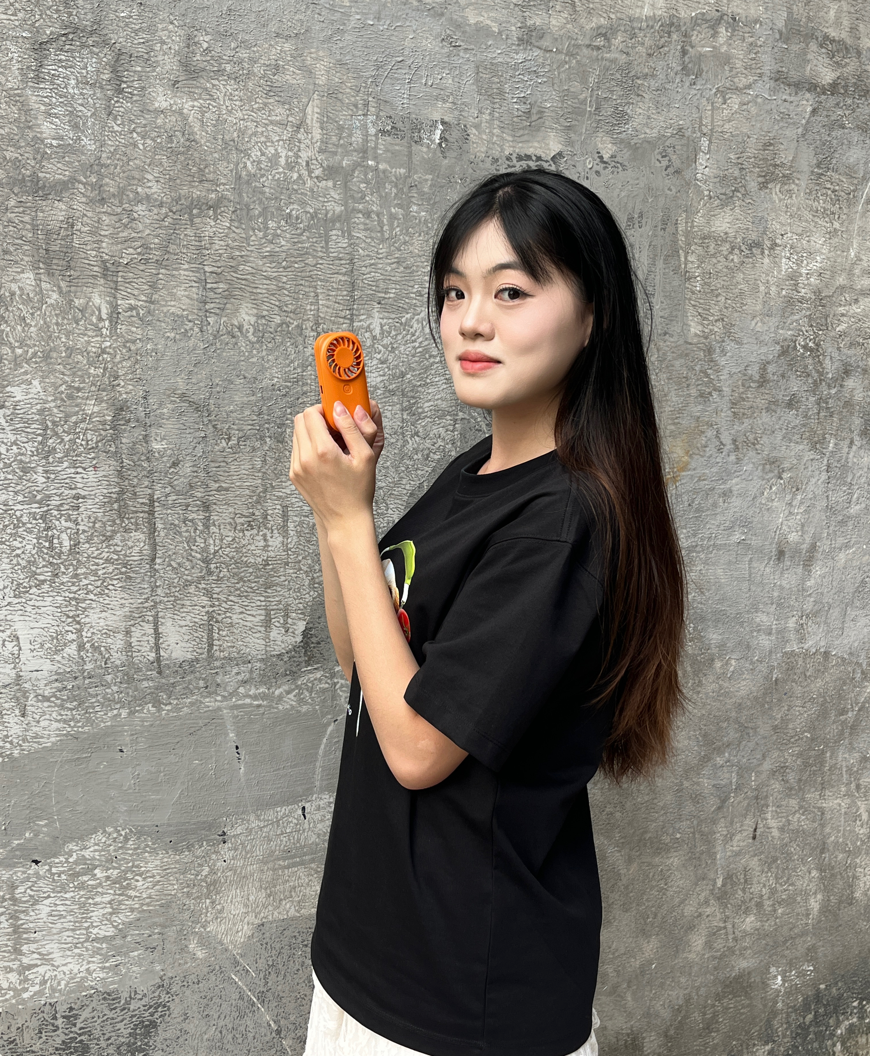 卡莱澳【比手机还薄】手持小风扇 高速超薄迷你口袋小风扇卡片款 随身usb可充小电扇 G109 橙色 实拍图