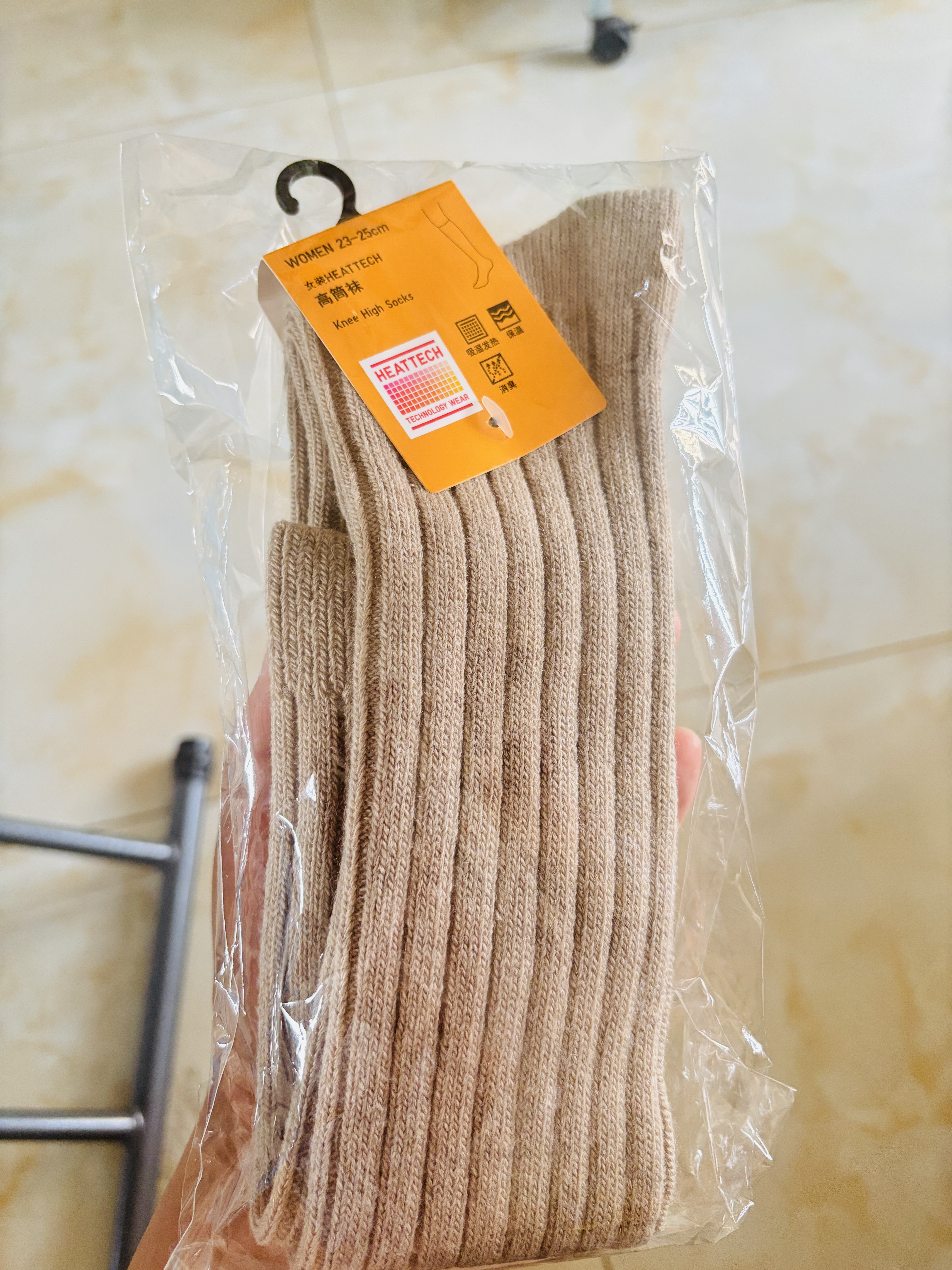 优衣库HEATTECH高筒袜女装袜子480732 487142 480732/32深米色 S /M/23～25 cm 实拍图