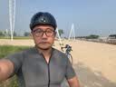 洛克兄弟 骑行头盔带风镜山地公路自行车头盔男女一体成型炫彩安全帽 钛色 ：58-62cm 灰色镜片 实拍图