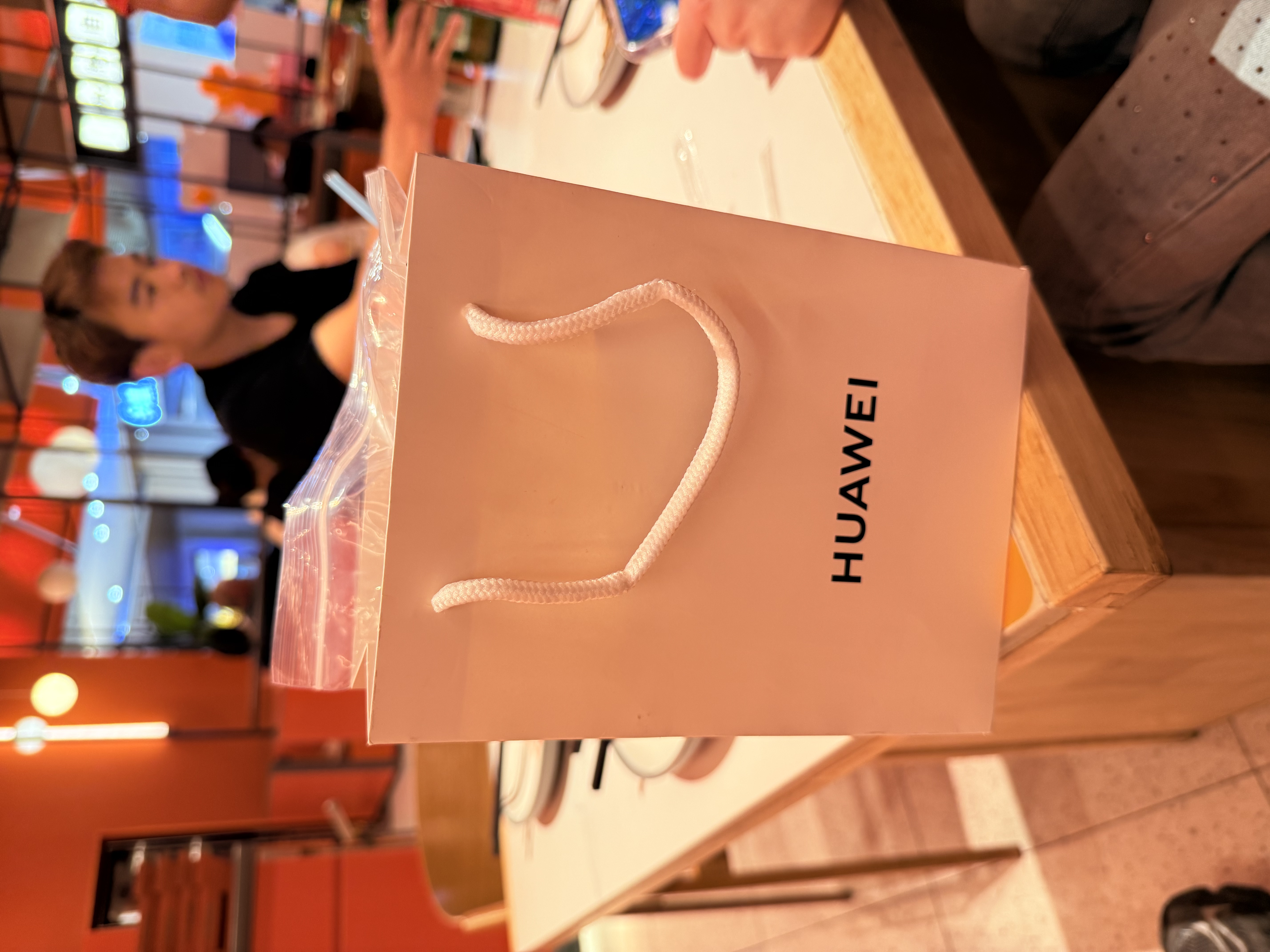 华为（HUAWEI）儿童电话手表5Pro智能高清视频通话拍照4G全网通电话手表离线定位小学生天才送男女孩礼物 冰晶粉【电话卡+贴膜+晒单6选1】 【京东官方旗舰店】 实拍图