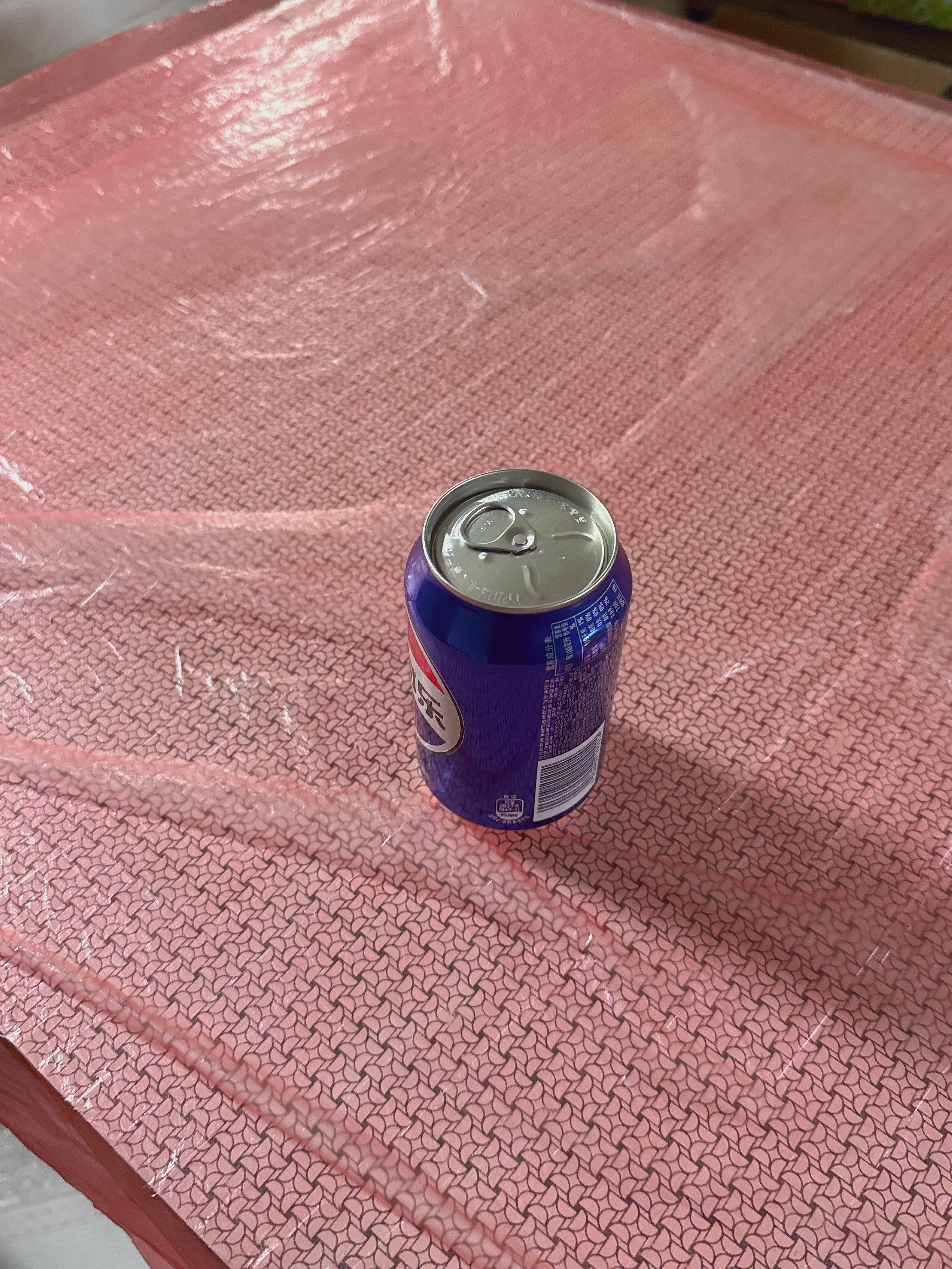 乌斯京一次性台布桌布 束口红色1.6米*20张 防水油餐桌塑料膜餐垫野餐布 实拍图