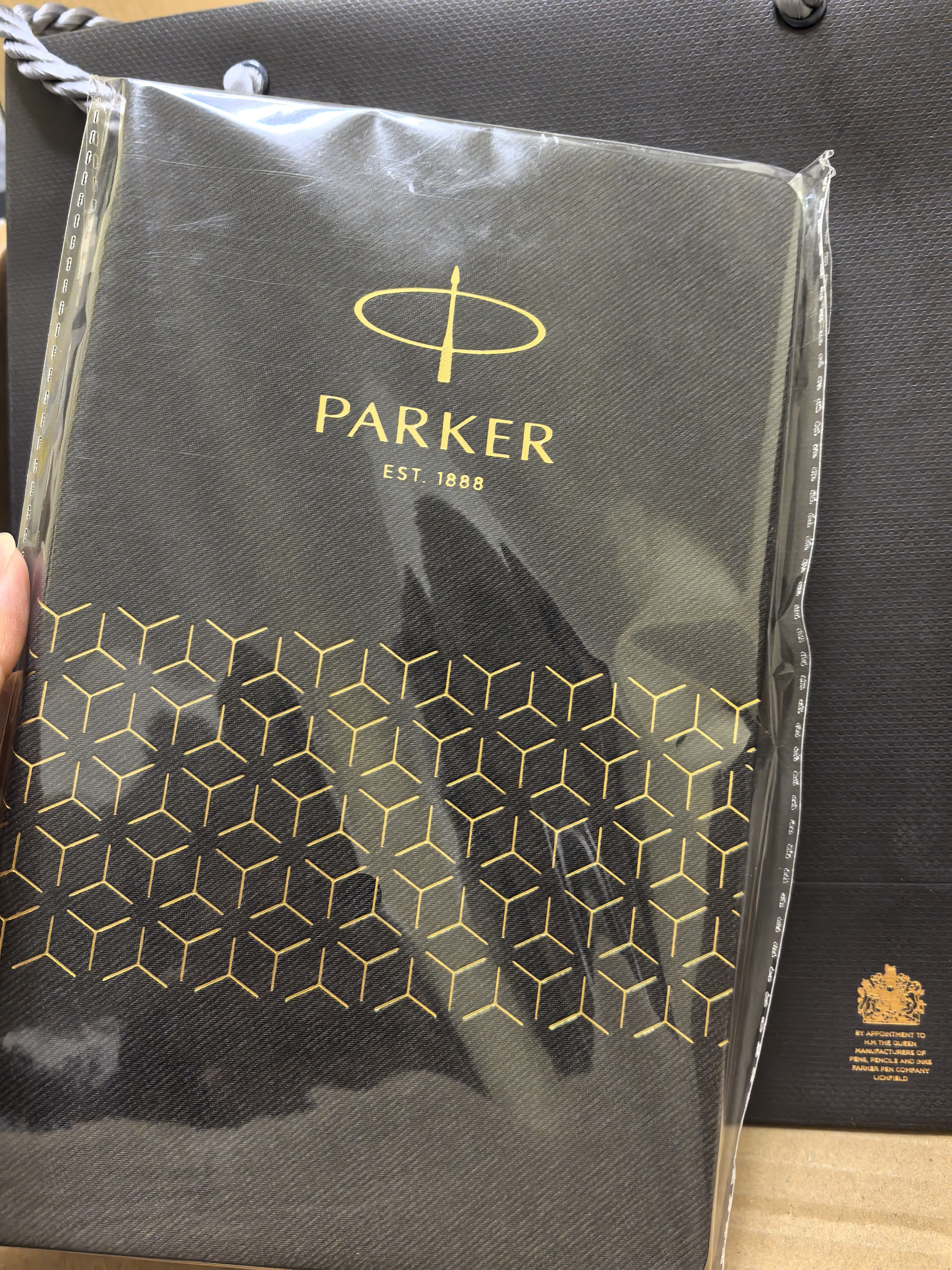 派克（PARKER）【毕业礼物】生日礼物钢笔墨水笔高端礼盒卓尔男士签字商务送礼轻奢礼品礼赠朋友高档成人上岸礼物 卓尔纯黑丽雅18k金墨水笔+搭赠高档木盒 实拍图