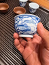 末都景德镇陶瓷手绘青花山水品茗杯白瓷功夫茶具茶杯个人专用主人杯 缠枝莲开窗款（礼盒装） 70ml 1只 实拍图