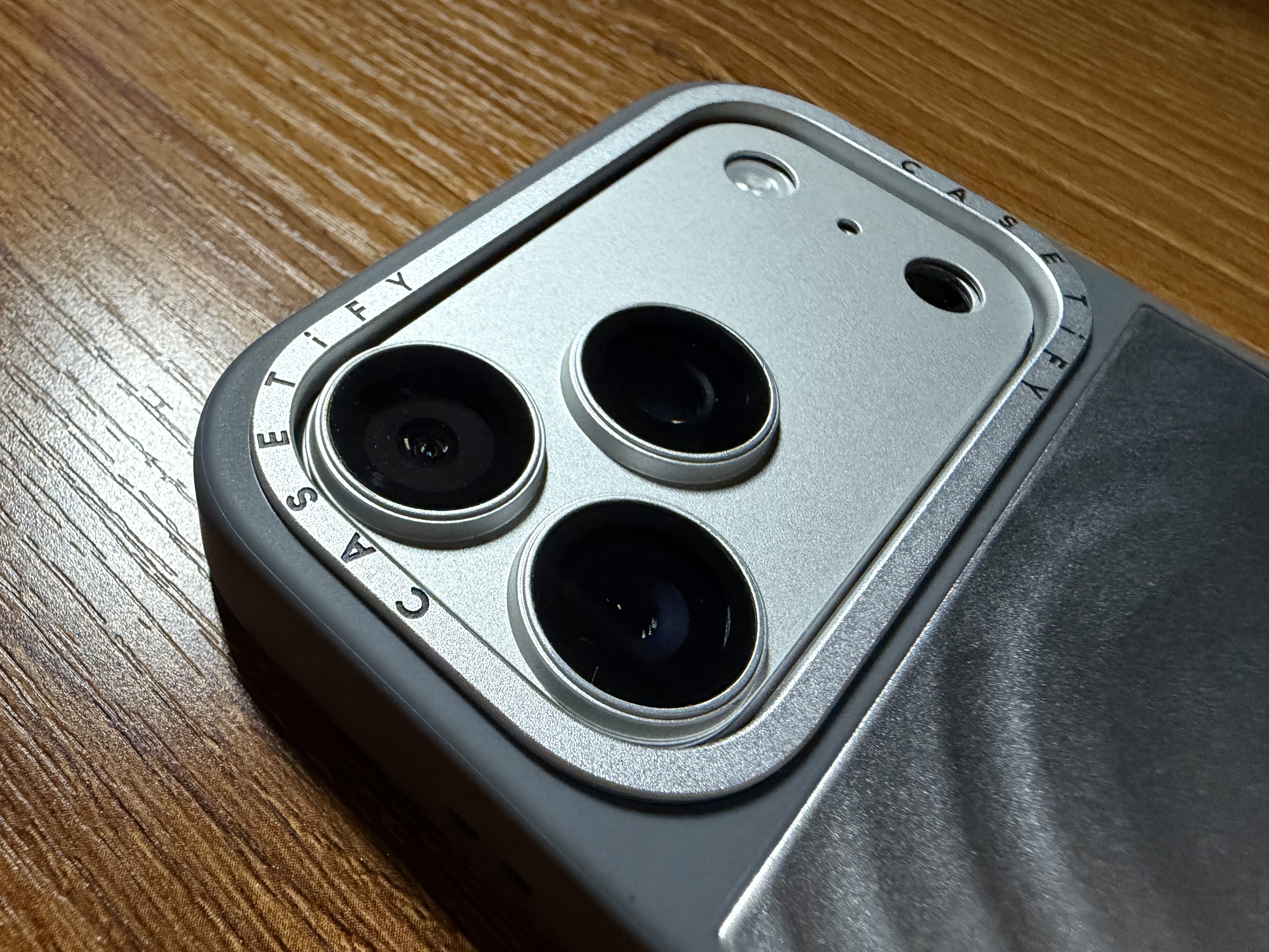 CASETIFY CHROMATIC: FORMS金属波漾手机壳 新材质 MagSafe兼容 适用于苹果iPhone17/16 Pro/Max手机保护壳 金属波漾壳MagSafe iPhone 17  实拍图