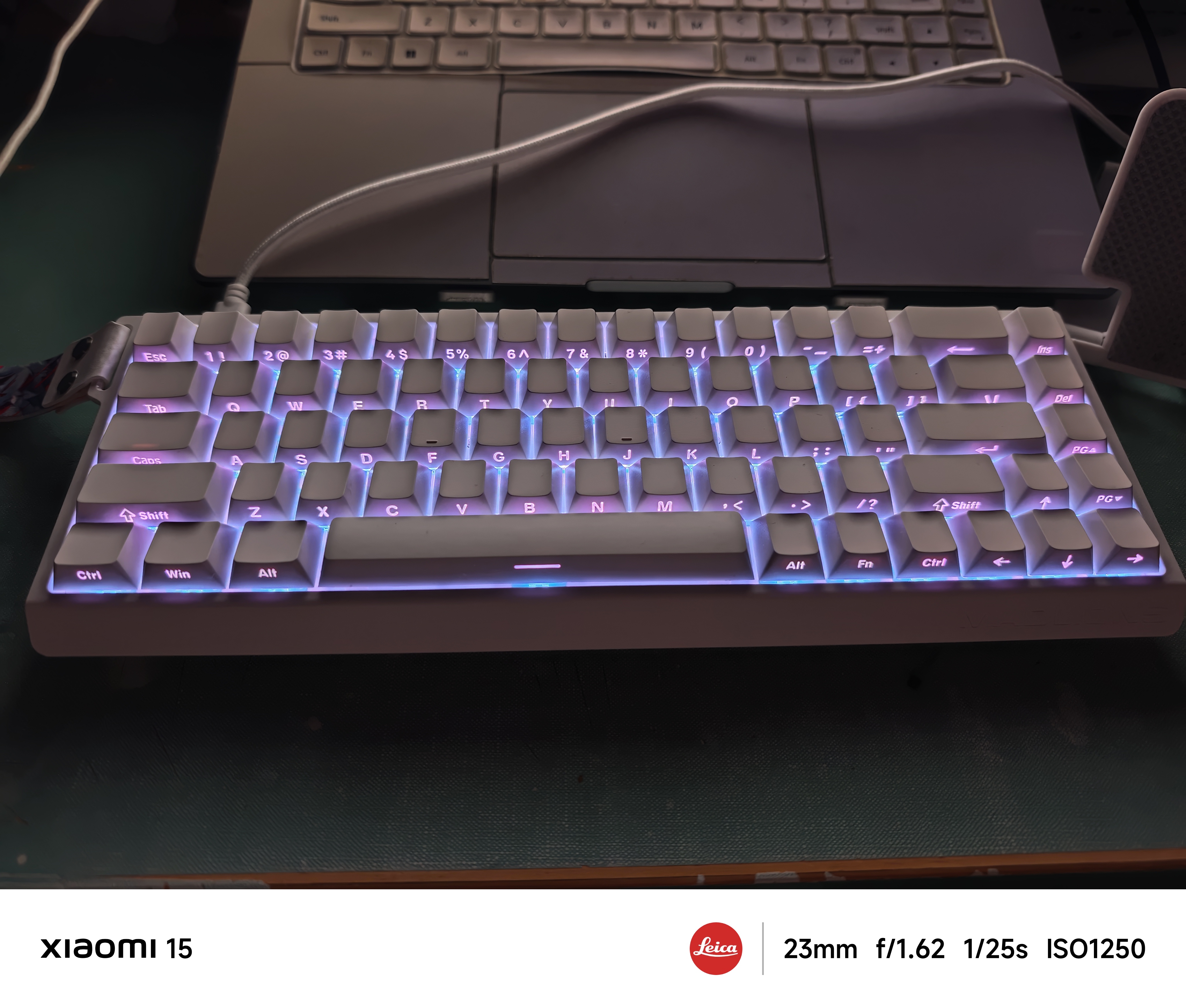 美加狮MAD 60 68 HE/MAD 68 Pro磁轴键盘有线连接客制化61/68键网页驱动台式笔记本电竞游戏键盘蝴蝶键帽 MAD 68 RGB 白色 磁珀轴Pro 实拍图