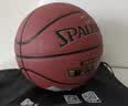 斯伯丁（SPALDING）篮球7号传奇TF1000系列吸湿超纤室内赛事七号PU成人礼物篮球 716A 实拍图