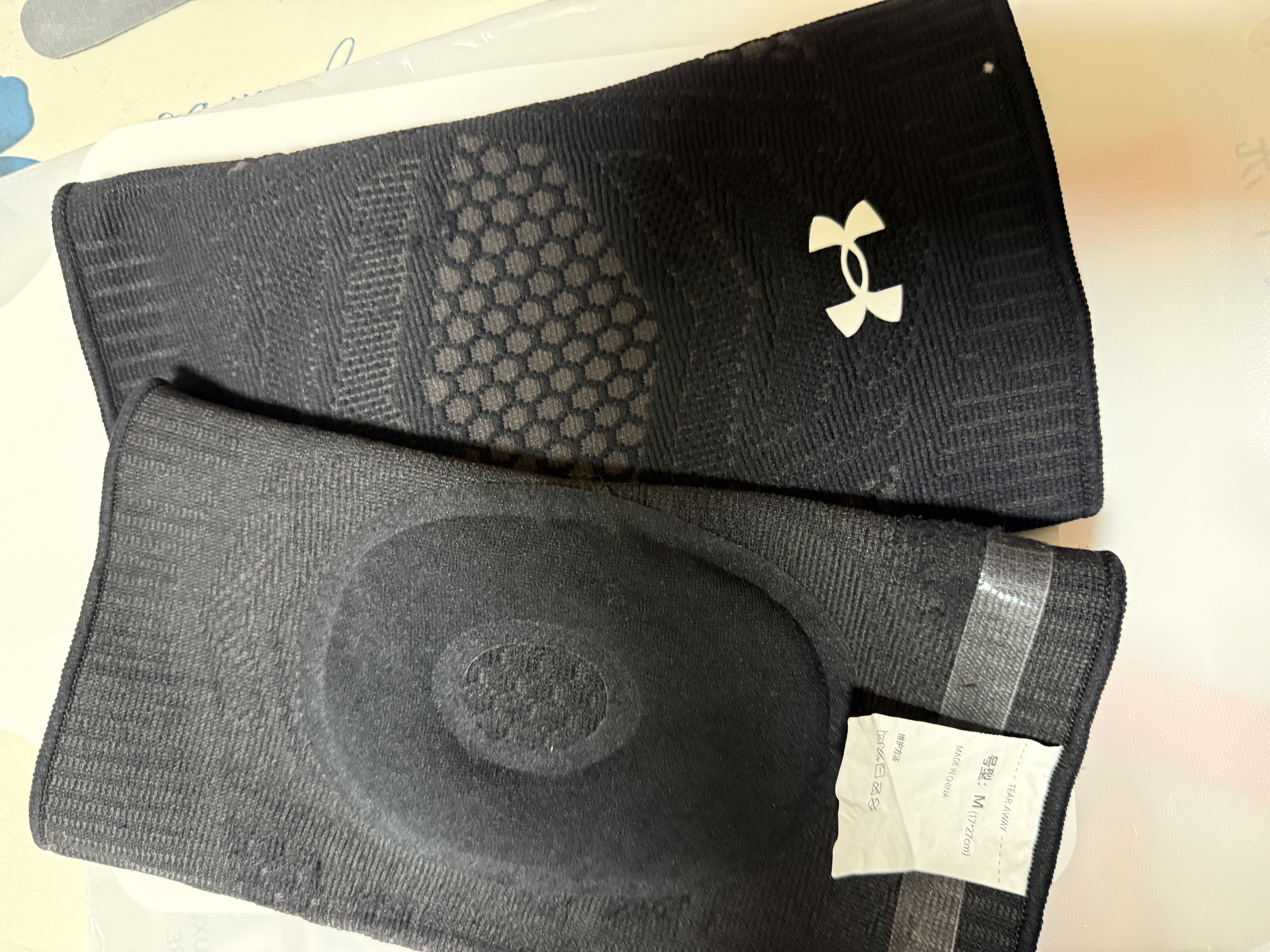 安德玛（Under Armour）护膝运动保暖男女士半月板损伤跑步篮羽毛球关节炎保护套专用两只 实拍图