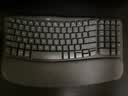 罗技（Logitech）Wave Combo 无线人体工学键鼠套装 垂直鼠标 无线蓝牙鼠标 办公键盘 无线键盘 蓝牙键盘 黑色 实拍图