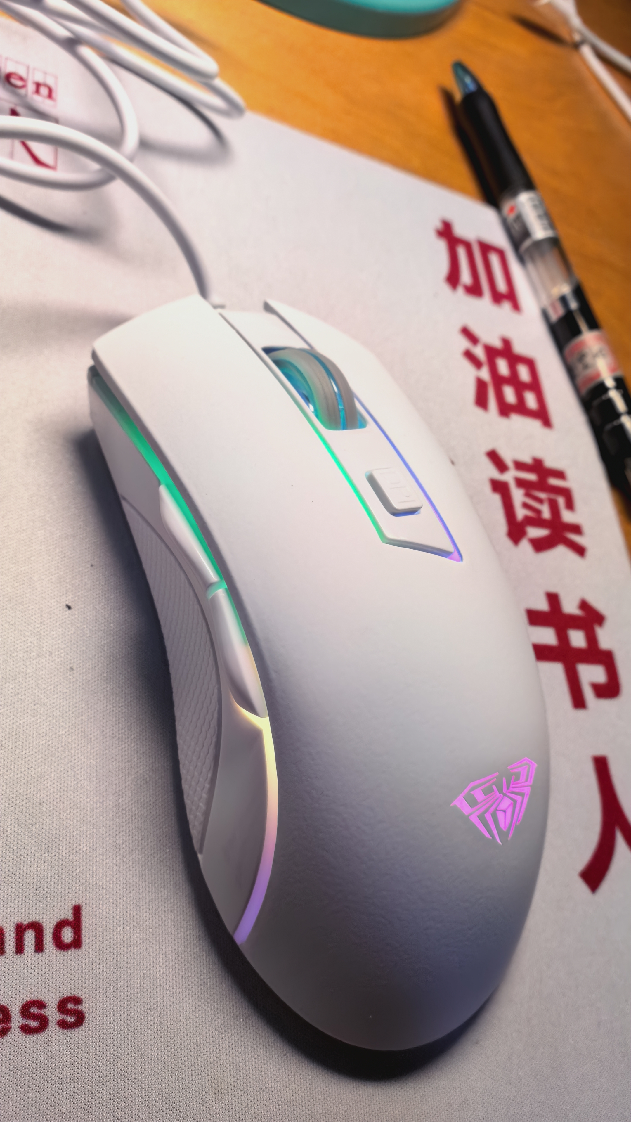 狼蛛（AULA）游戏鼠标有线鼠标电竞吃鸡 游戏办公鼠标 裂纹背光 家用办公电脑台式机通用 【轻音版】S28白色 无规格 实拍图