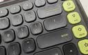 罗技（Logitech）POP ICON KEYS无线蓝牙键盘 AI轻音薄膜电脑办公键盘鼠标套装mac ipad键鼠套装泡泡键盘自定义85键 POP ICON COMBO 黑色 实拍图