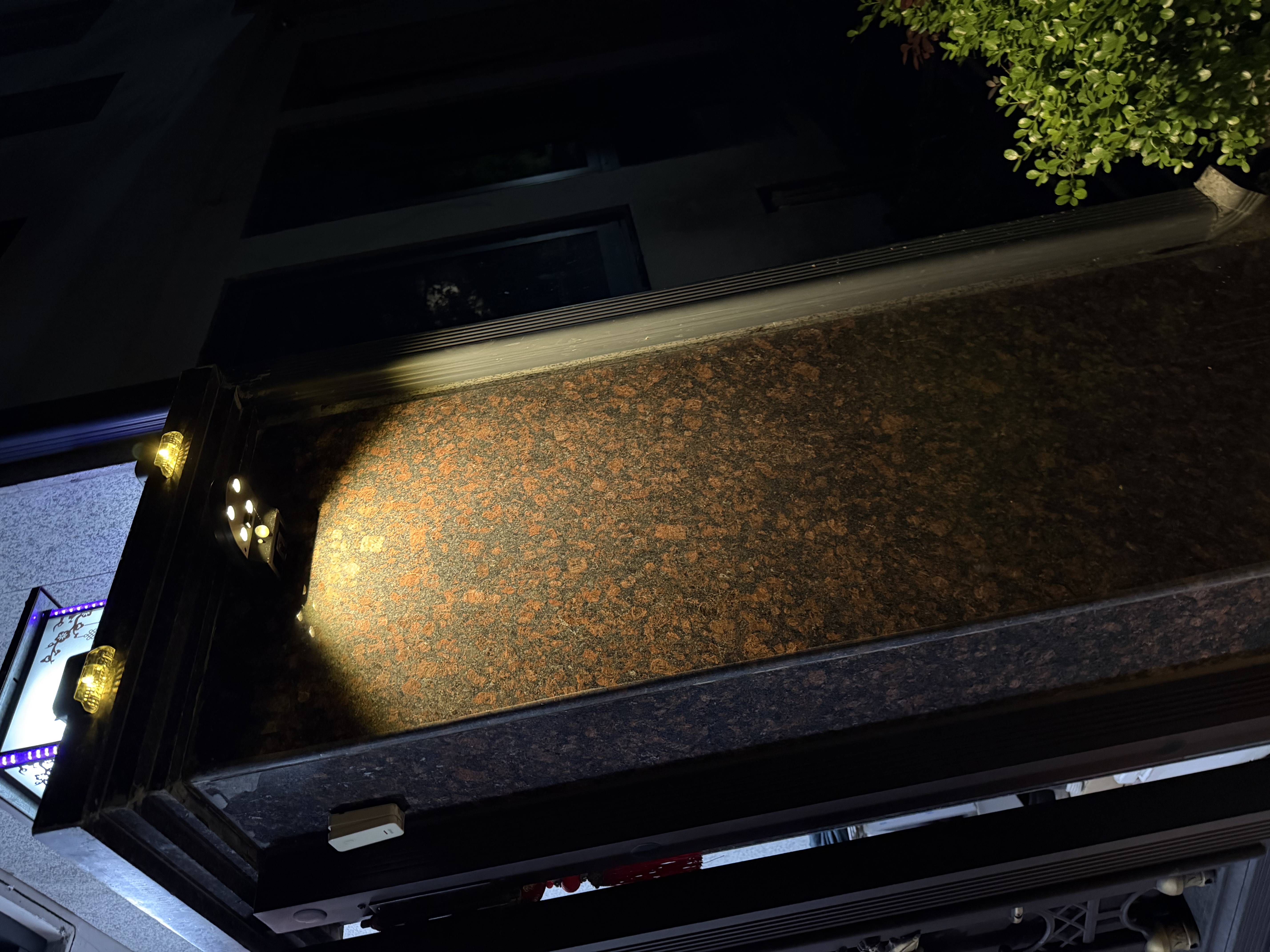 艾沃格太阳能户外庭院灯家用花园别墅阳台人体感应室外门牌大门照明壁灯 高亮一体式-暖光（1个装） 实拍图