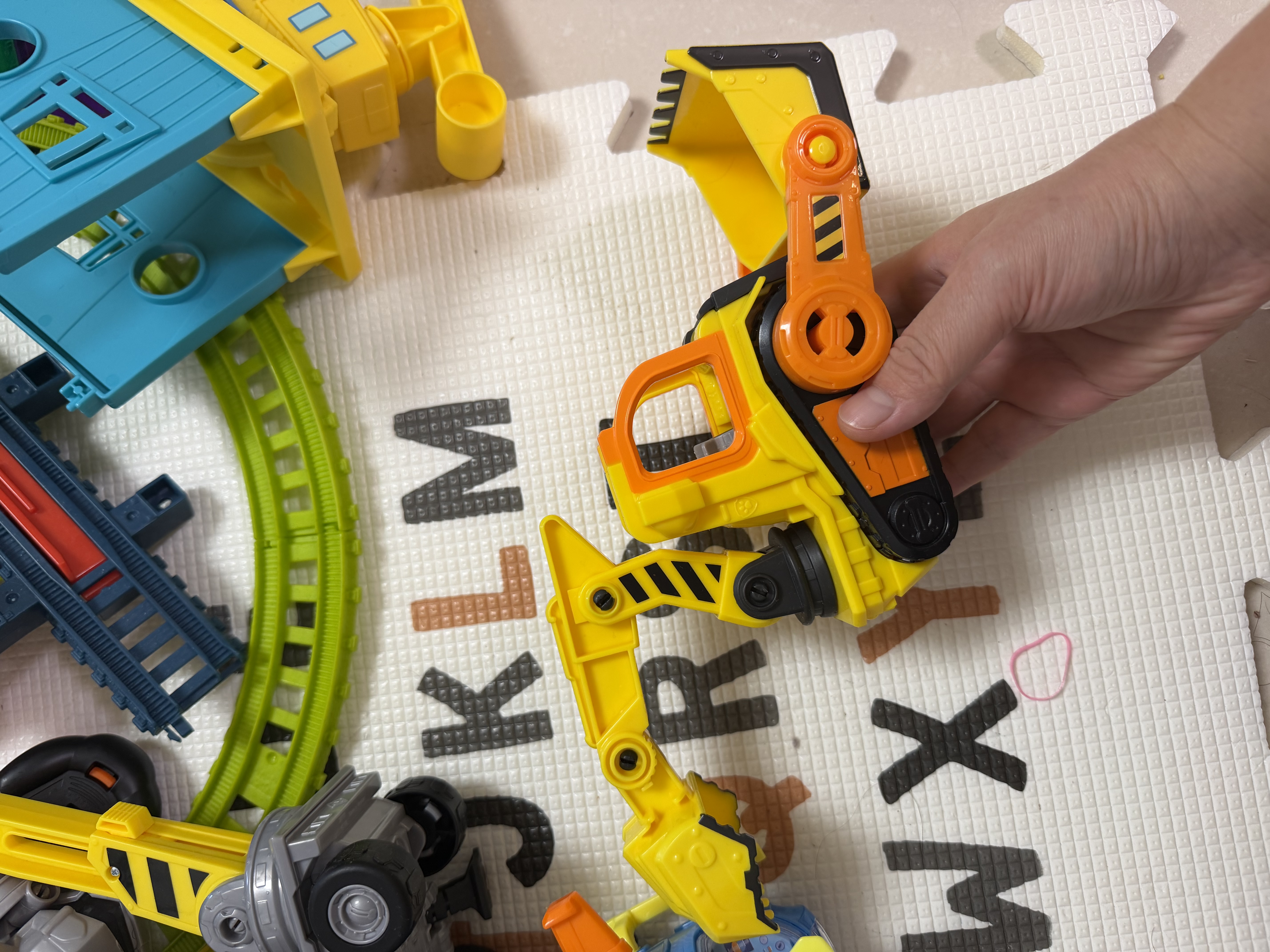 汪汪队立大功（PAW PATROL）男孩女孩玩具车儿童生日礼物儿童小砾工程家族 小砾挖掘推土机 实拍图