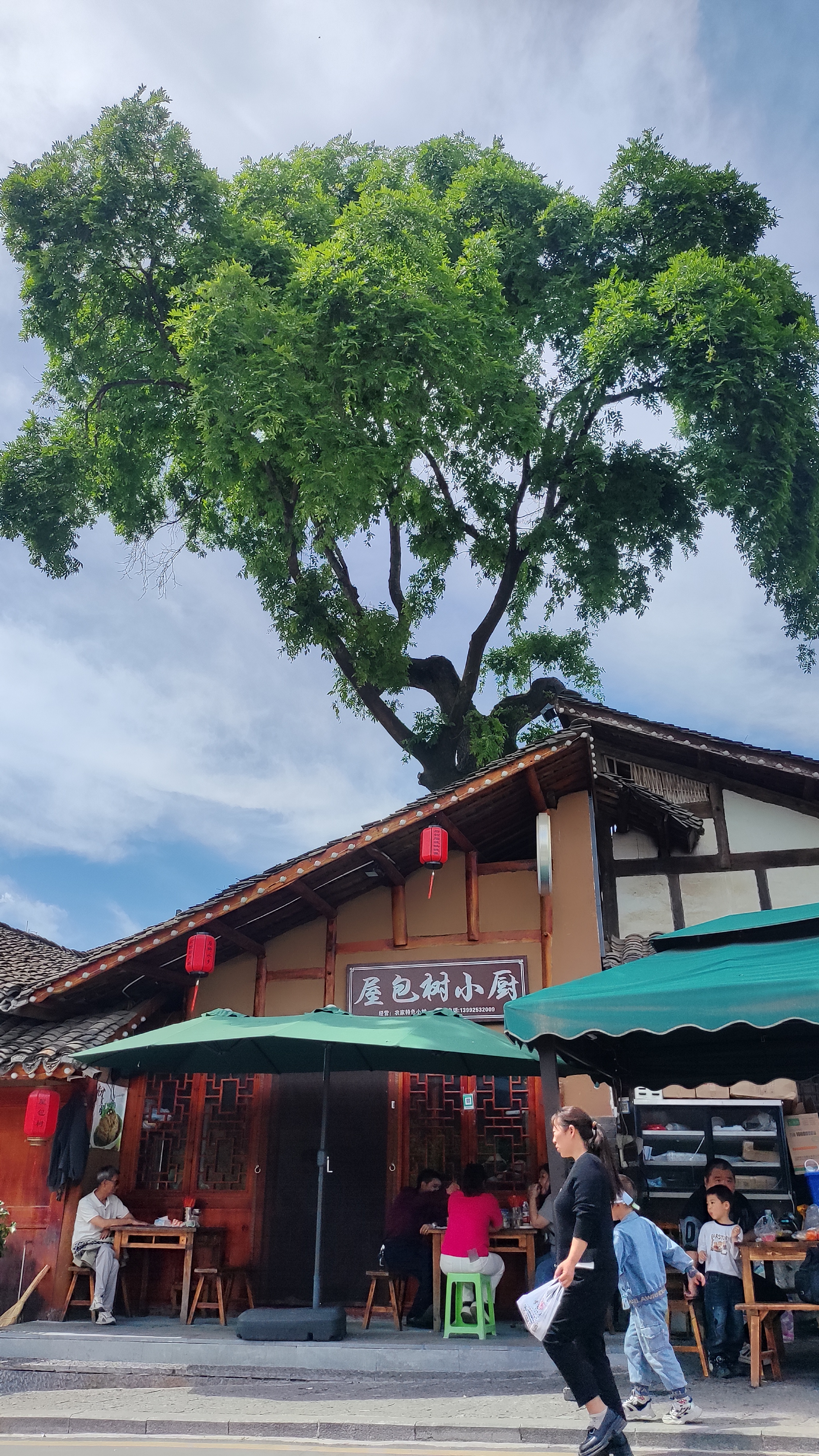 大疆（DJI）Osmo 360 全景运动相机 8K高清防抖防水摩托车骑行潜水滑雪旅行手持便携式vlog摄像机 加购128G内存卡 标配（不含随心换） 现货速发 实拍图