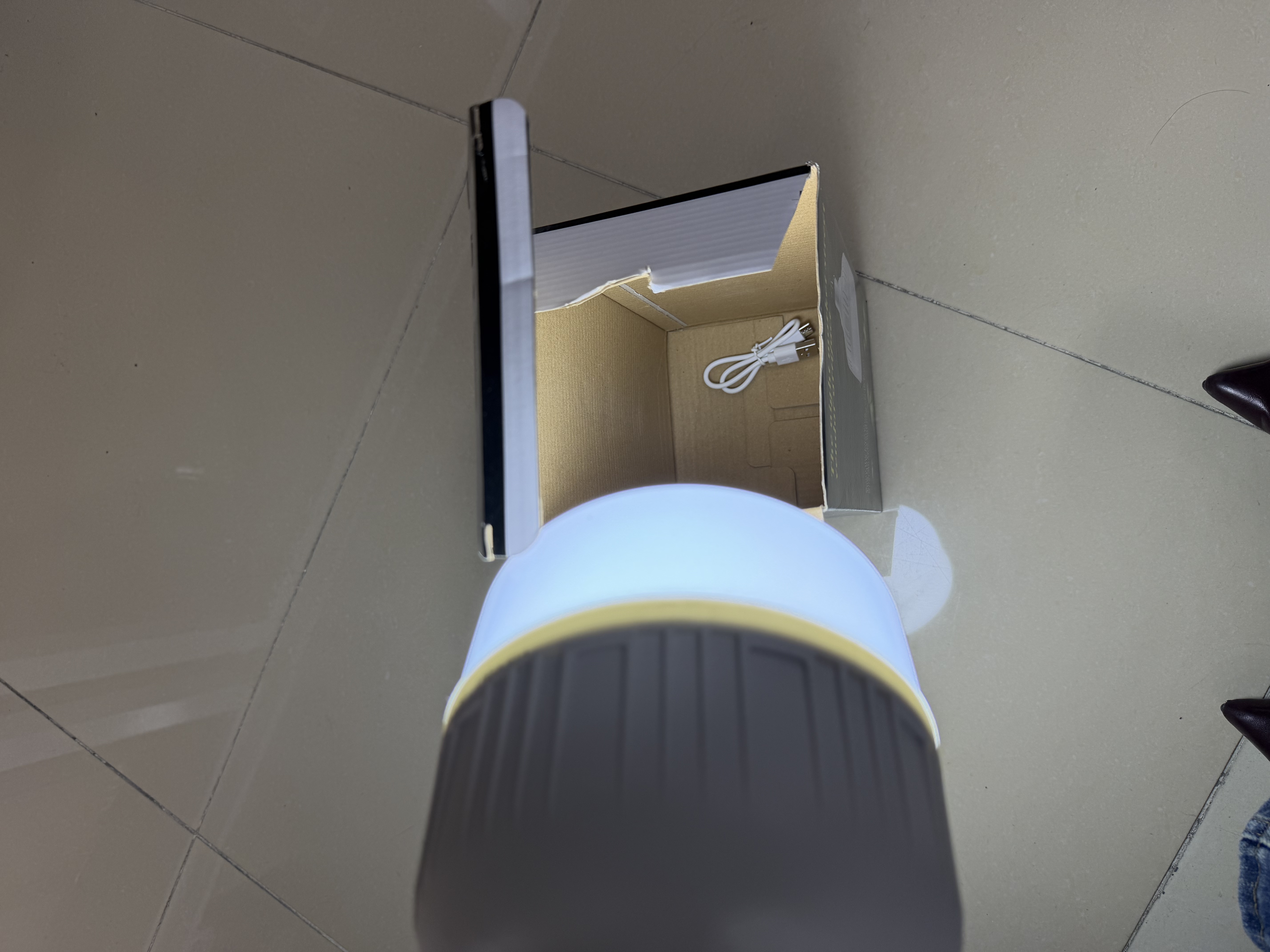 振牛摆摊灯充电灯泡应急灯充电照明灯露营灯大容量超长续航摆摊照明灯 200W【充电款】+Type-C快充线 实拍图