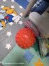 费雪（Fisher-Price）儿童玩具小皮球甩甩摇铃球黄色(含辰太按摩球红色)生日礼物礼品 实拍图