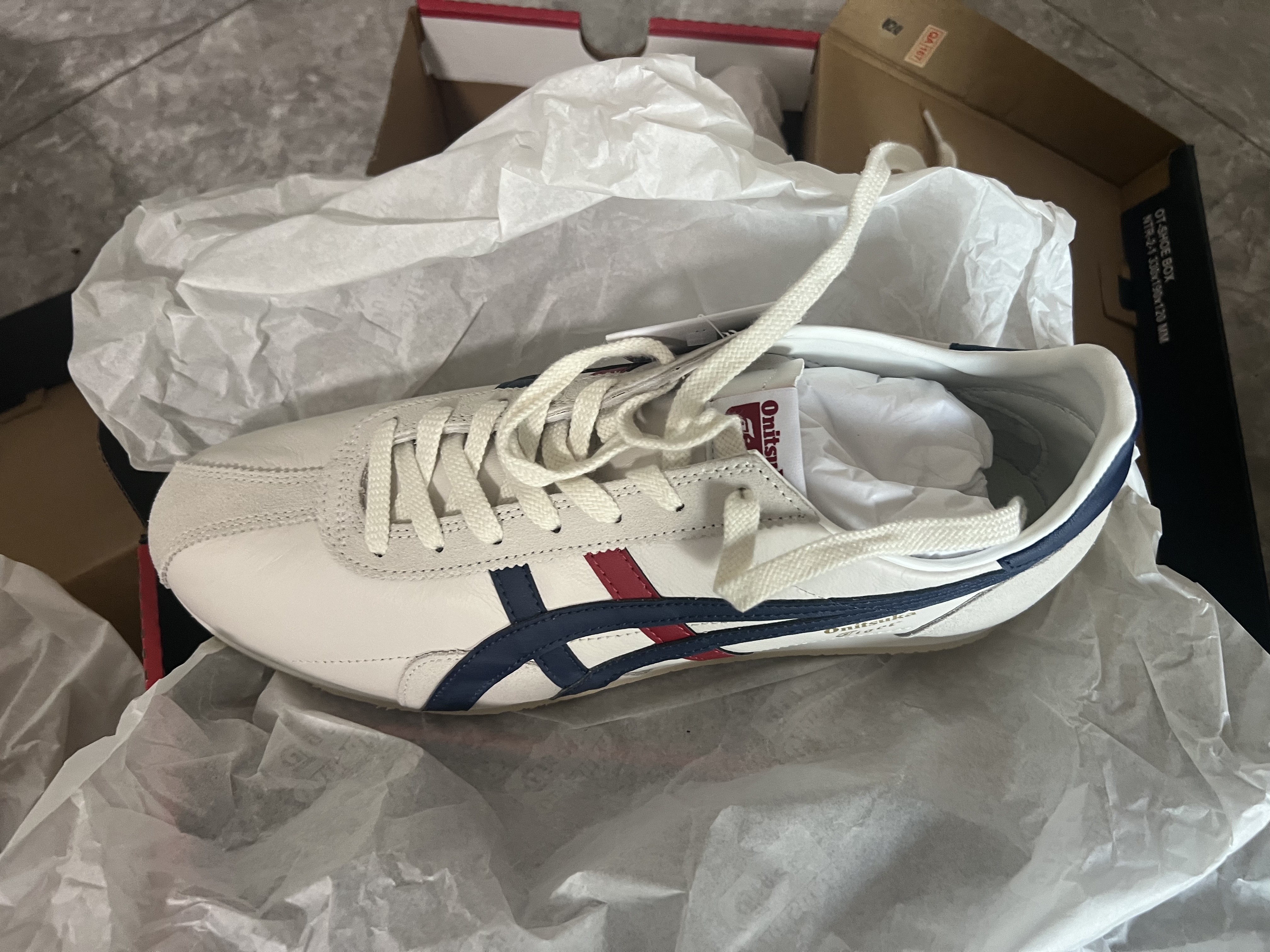 Onitsuka Tiger鬼塚虎男鞋 慢跑鞋透气轻便男女款运动休闲鞋RUNSPARK 白色/藏青色(1183B480-107) 45 实拍图