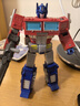 变形金刚（Transformers）儿童男孩玩具模型礼物《塞伯坦之战：地出》领袖级擎天柱E7166 实拍图