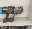 戴森（DYSON）V12 Detect Slim Fluffy两年质保家用手持无线除螨吸尘器光学显尘 智能超强大吸力车载吸尘器宠物 实拍图