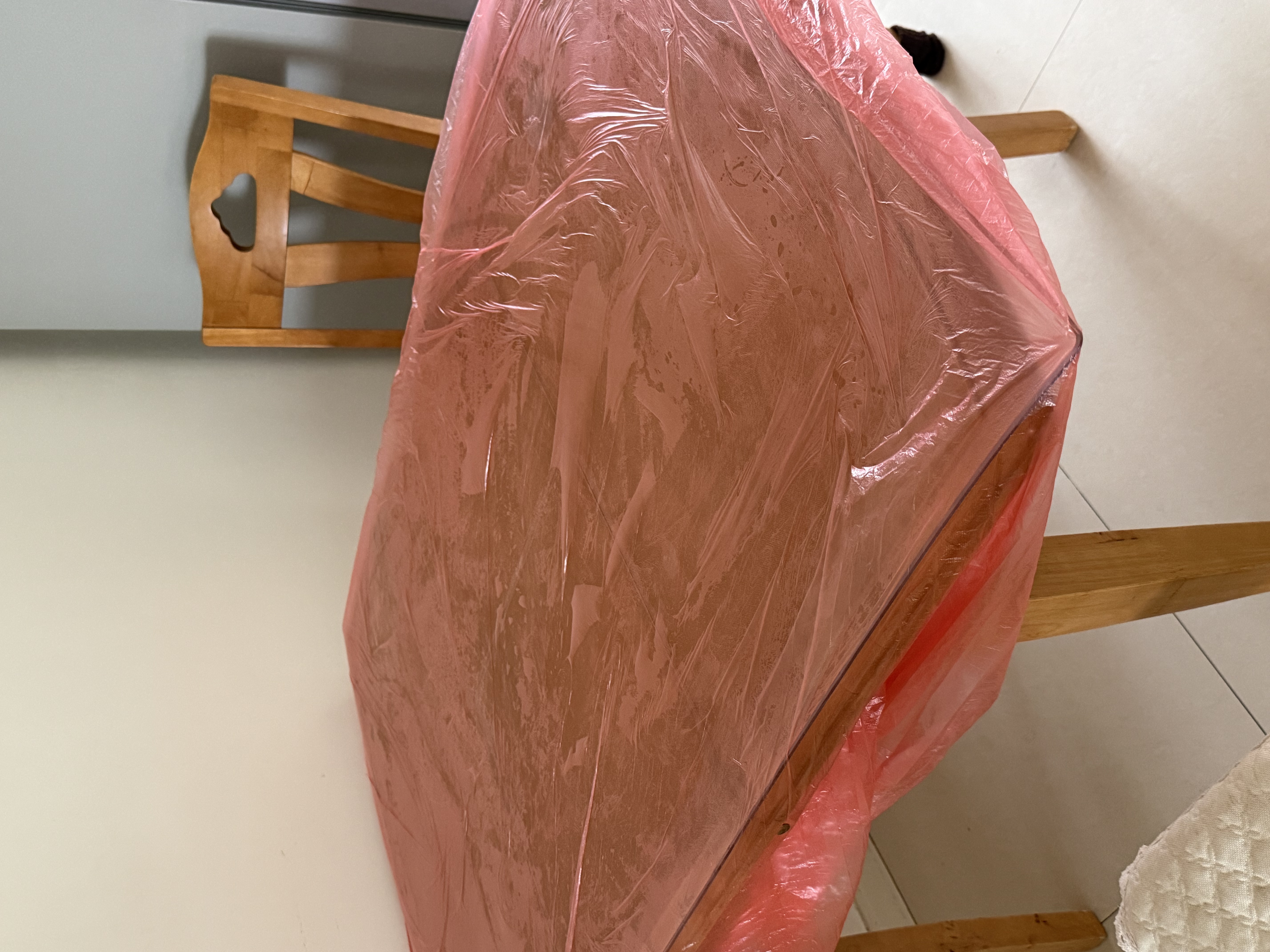 乌斯京一次性台布桌布 束口红色1.6米*20张 防水油餐桌塑料膜餐垫野餐布 实拍图
