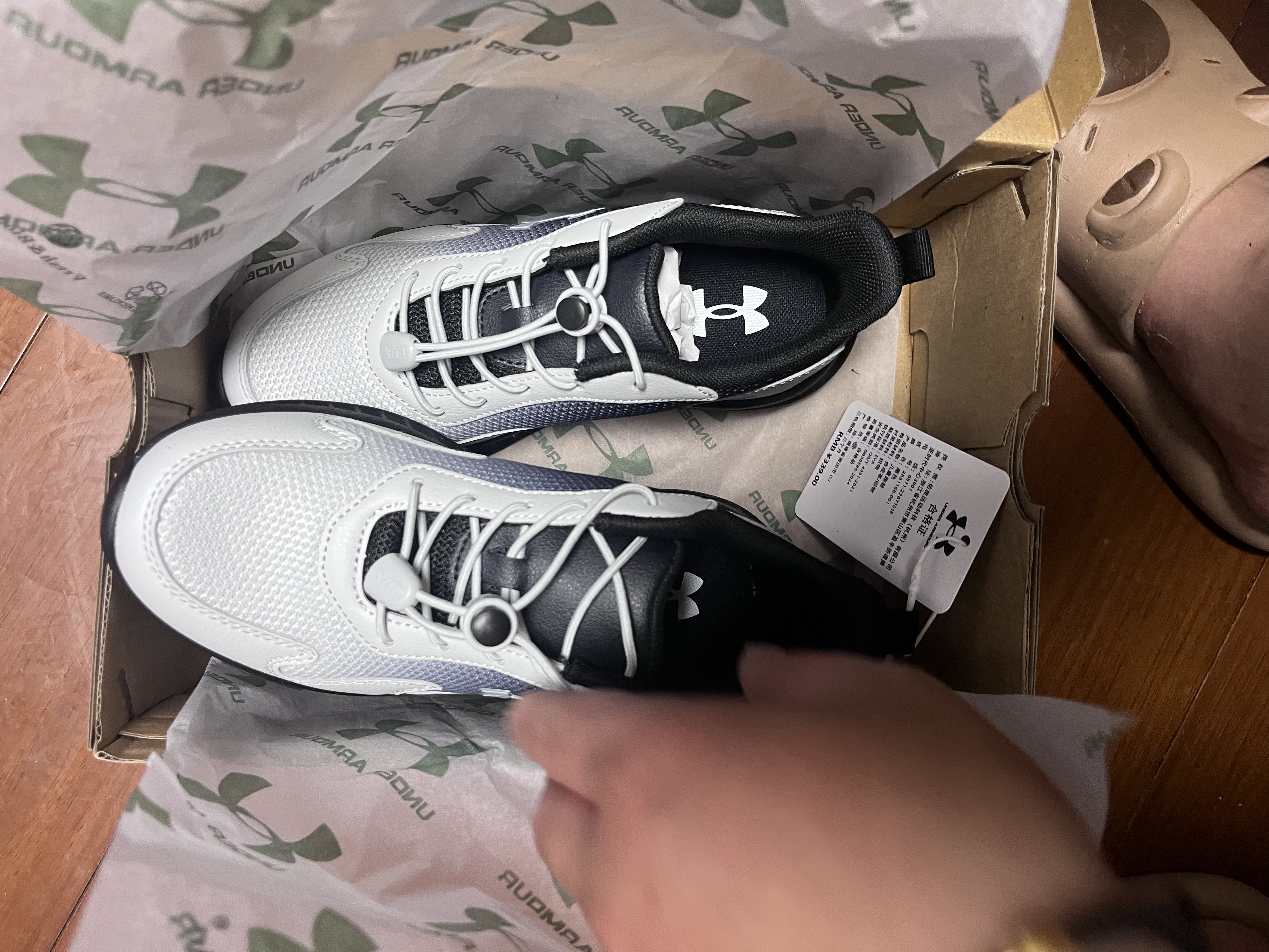 安德玛（Under Armour）童鞋儿童运动鞋男女童休闲透气耐磨大童鞋青少年跑鞋 实拍图