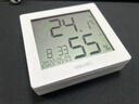 得力(deli)室内温湿度表 LCD 电子温湿度计老人生日礼品儿童礼物带闹钟功能 婴儿房办公用品 白色8813 实拍图
