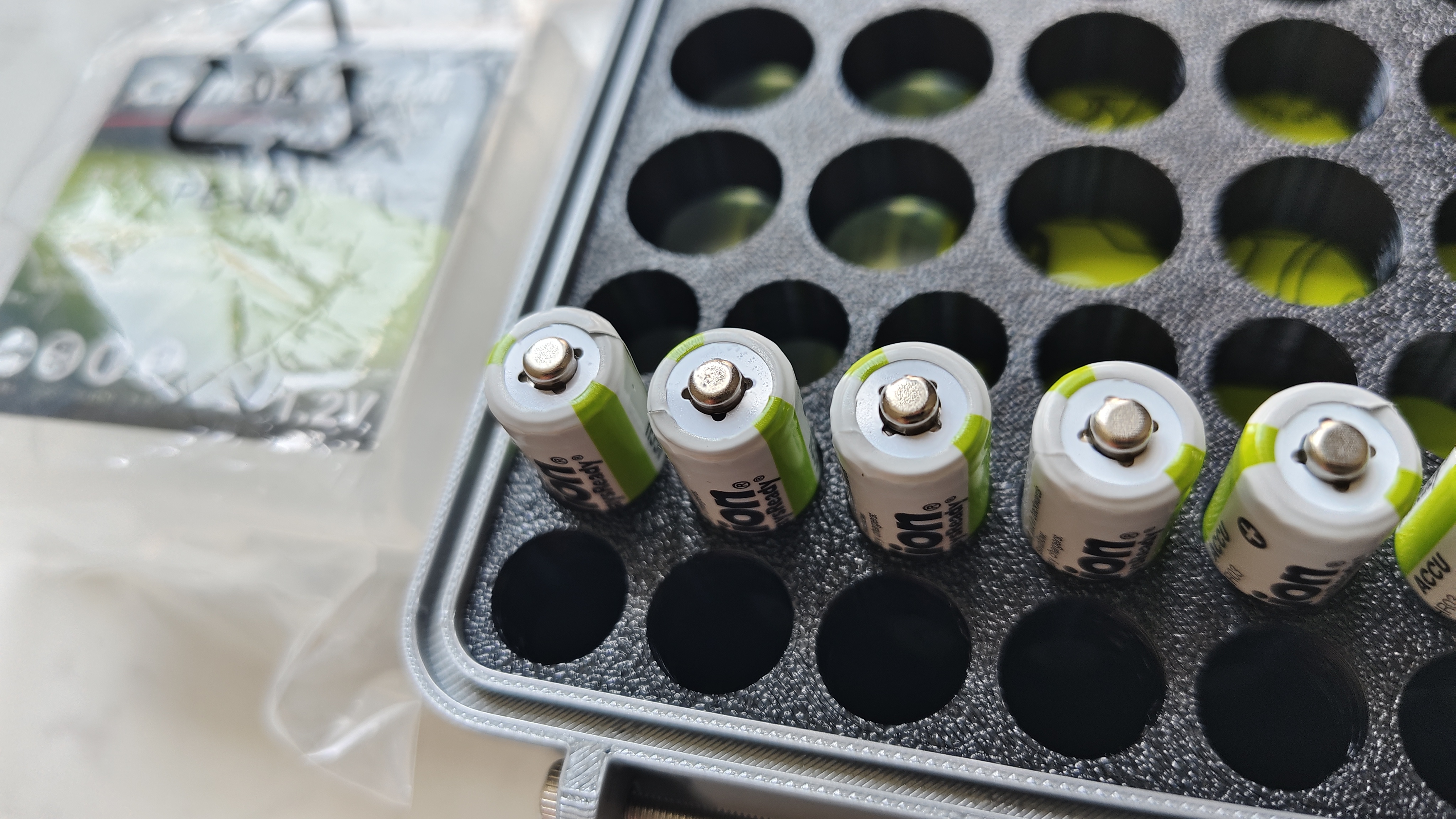 飞狮（Camelion）低自放镍氢充电电池 7号/七号/AAA 800毫安时4节 鼠标/键盘/遥控器/玩具/手电筒 实拍图