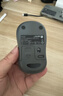 罗技（Logitech）M220 轻音鼠标 无线鼠标 办公鼠标 对称鼠标 带无线微型接收器 灰黑色 实拍图