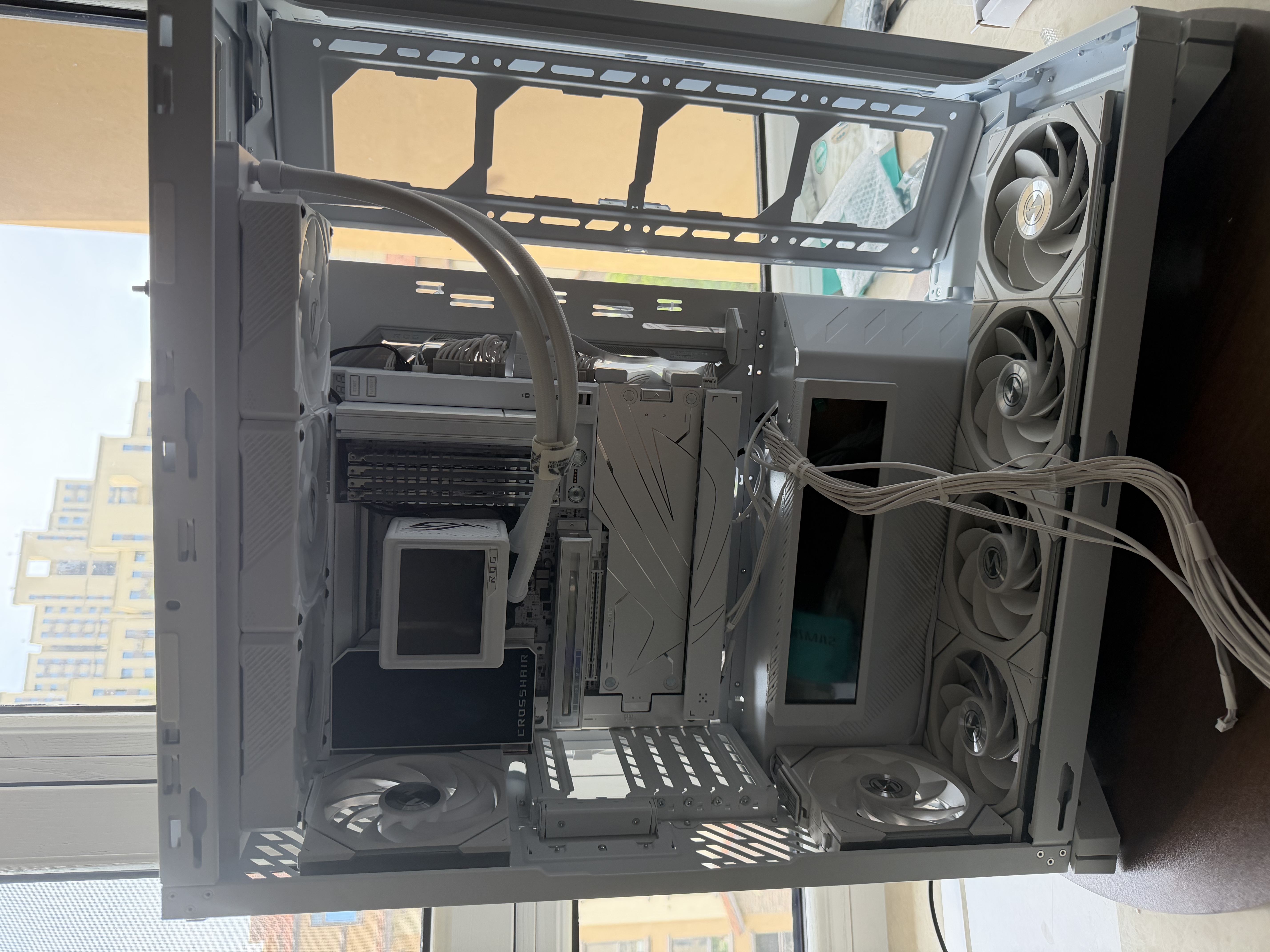 华硕ROG龙神三代 360ARGB EXTREME白色一体式水冷散热器 Asetek全新方案/加厚磁吸式风扇/3.5英寸LCD屏 实拍图