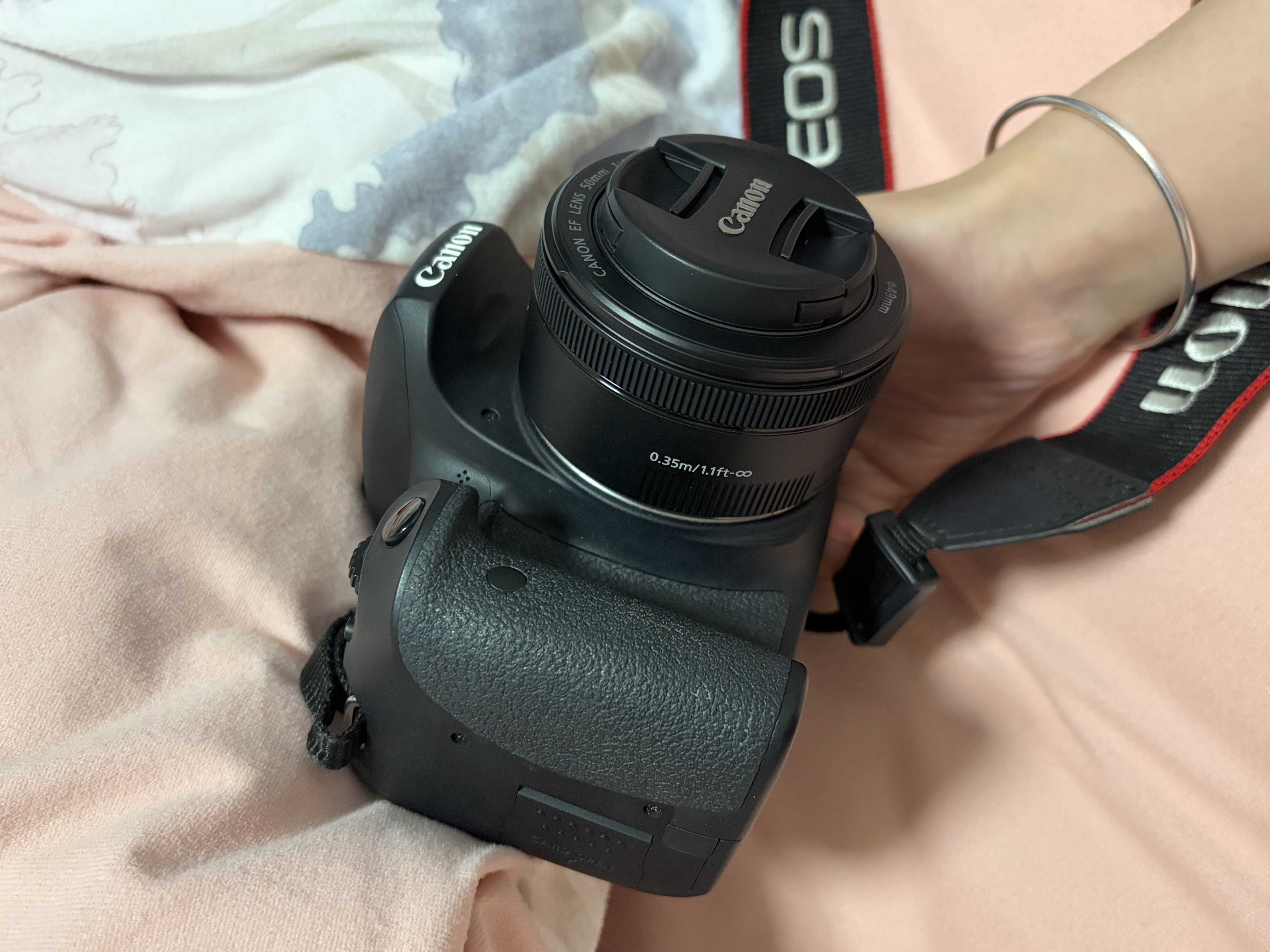 佳能（Canon） 单反人像小痰盂EF定焦镜头 EF 50mm f/1.8 STM 【适用5D 6D等单反】 官方标配【不含多种滤镜 推荐购买套餐】 实拍图