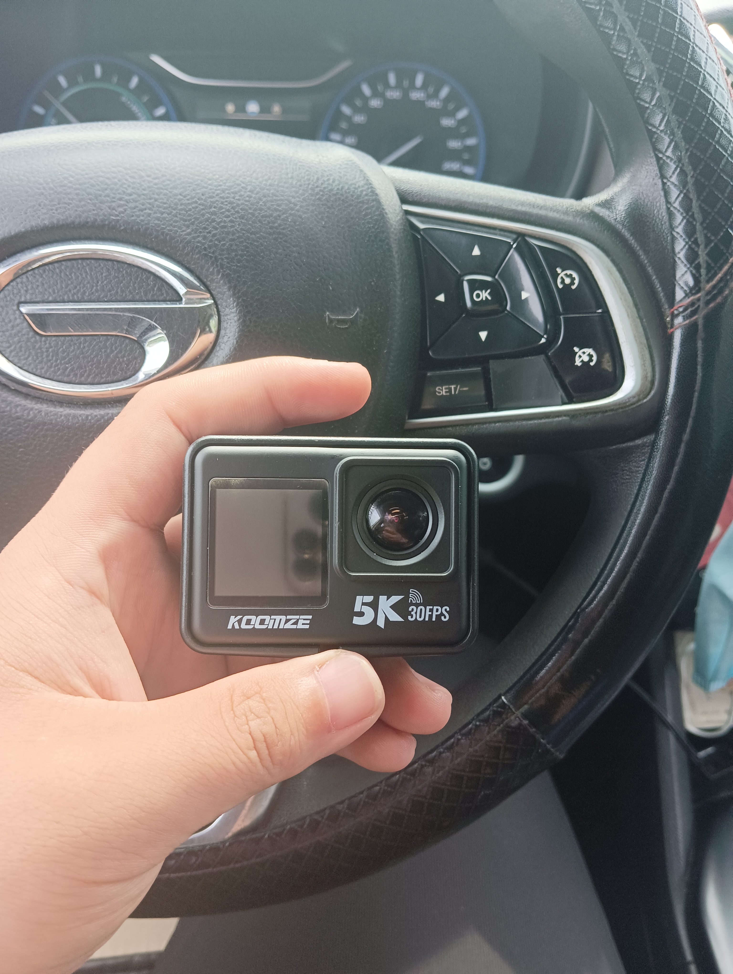 科曼者Y6运动相机高清触摸屏最高5K旗舰画质摩托骑行vlog旅拍必备 绝影黑 5K高清录像 vlog旅拍 官方标配+64G内存卡+电池 实拍图